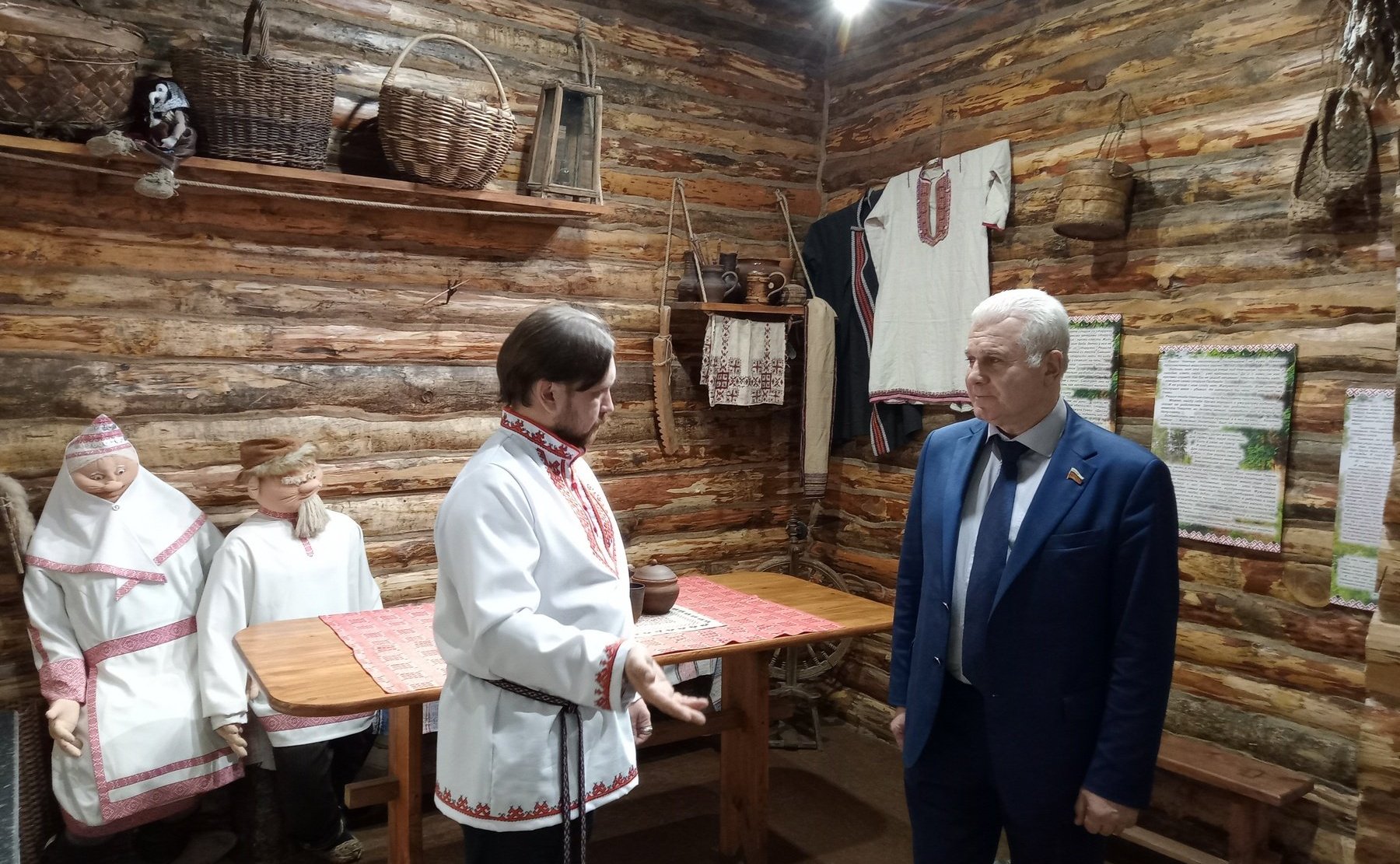 Сергей Мартынов побывал в Музее марийской сказки