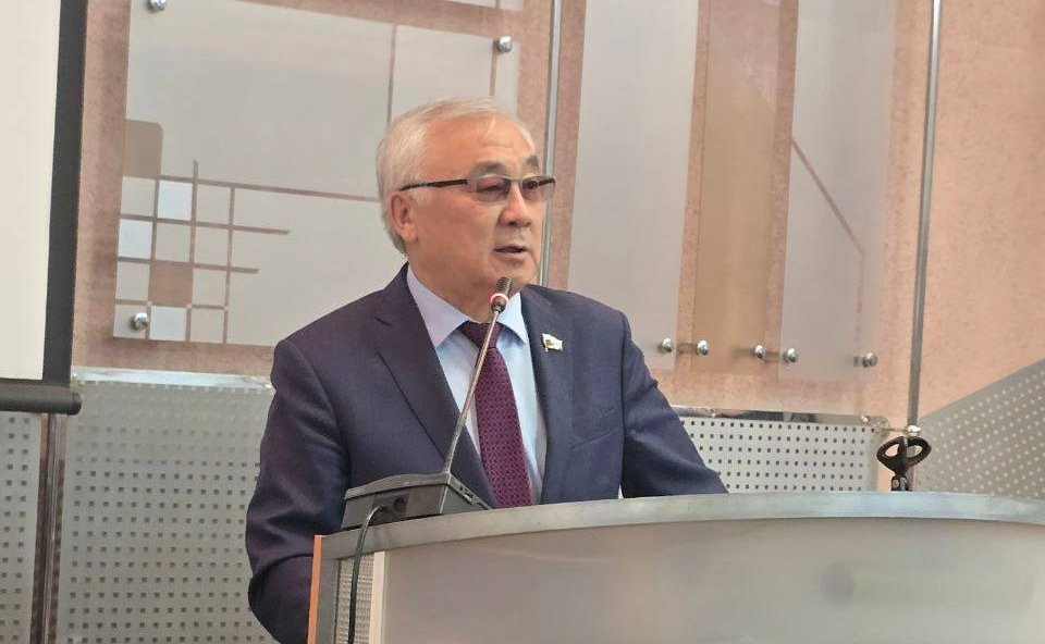 Баир Жамсуев принял участие в открытии международного турнира по стрельбе из лука в Чите