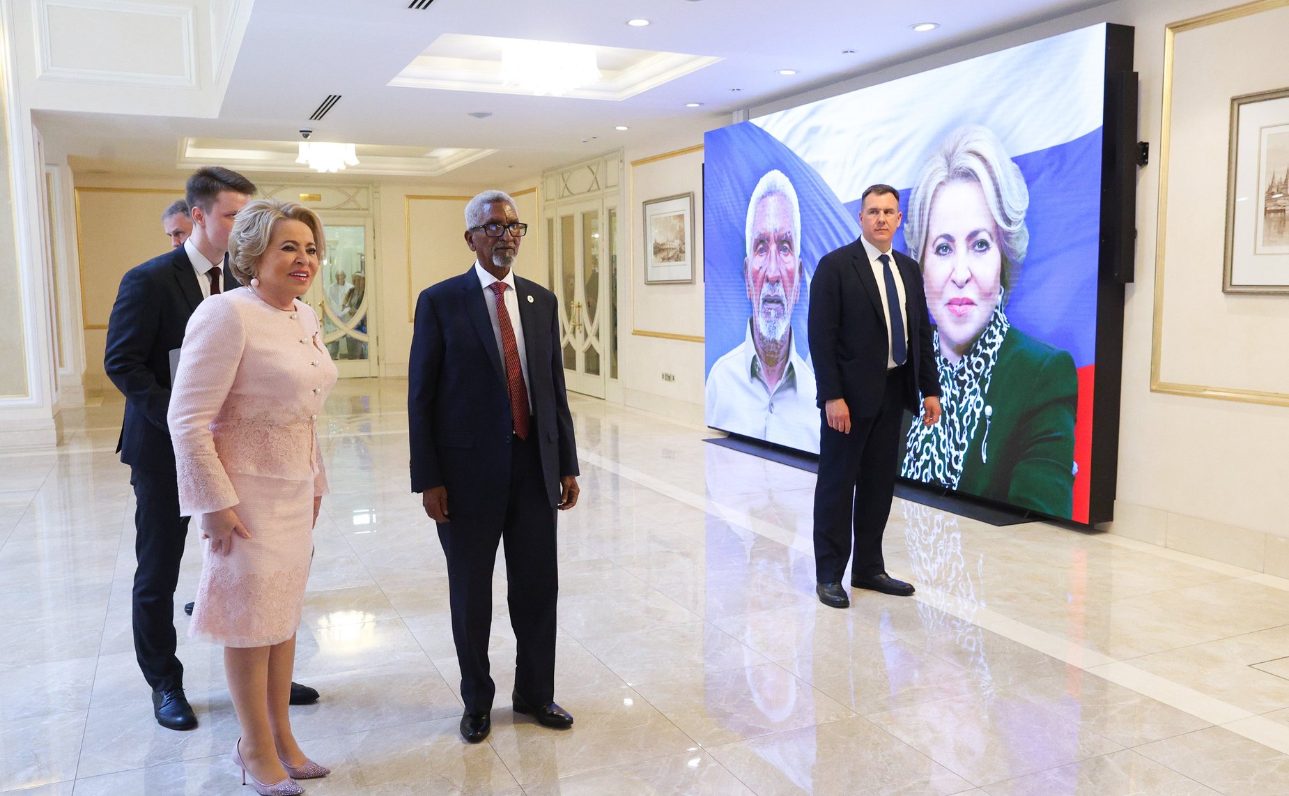 Валентина Матвиенко провела встречу с Председателем Сената Федерального парламента Федеративной Республики Сомали Абди Хаши Абдуллахи
