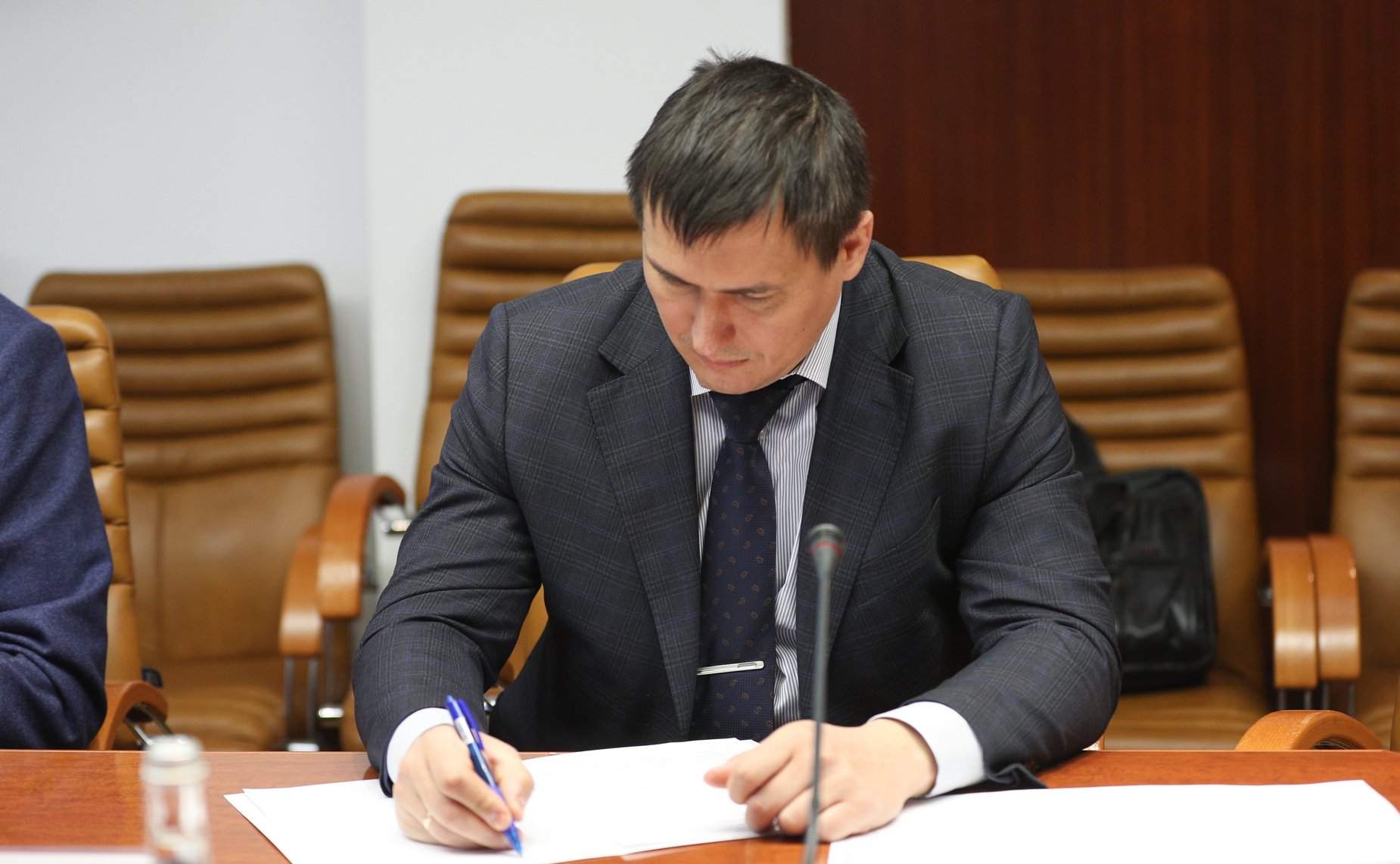 Совещание заместителя Председателя СФ Константина Косачева с руководством ОАО «РЖД» по межпарламентскому военно-патриотическому проекту «Поезд Памяти — Поезд Победы»