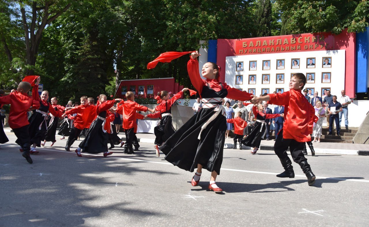 Лариса Мельник приняла участие в торжествах, посвящённых Дню Балаклавского муниципального округа