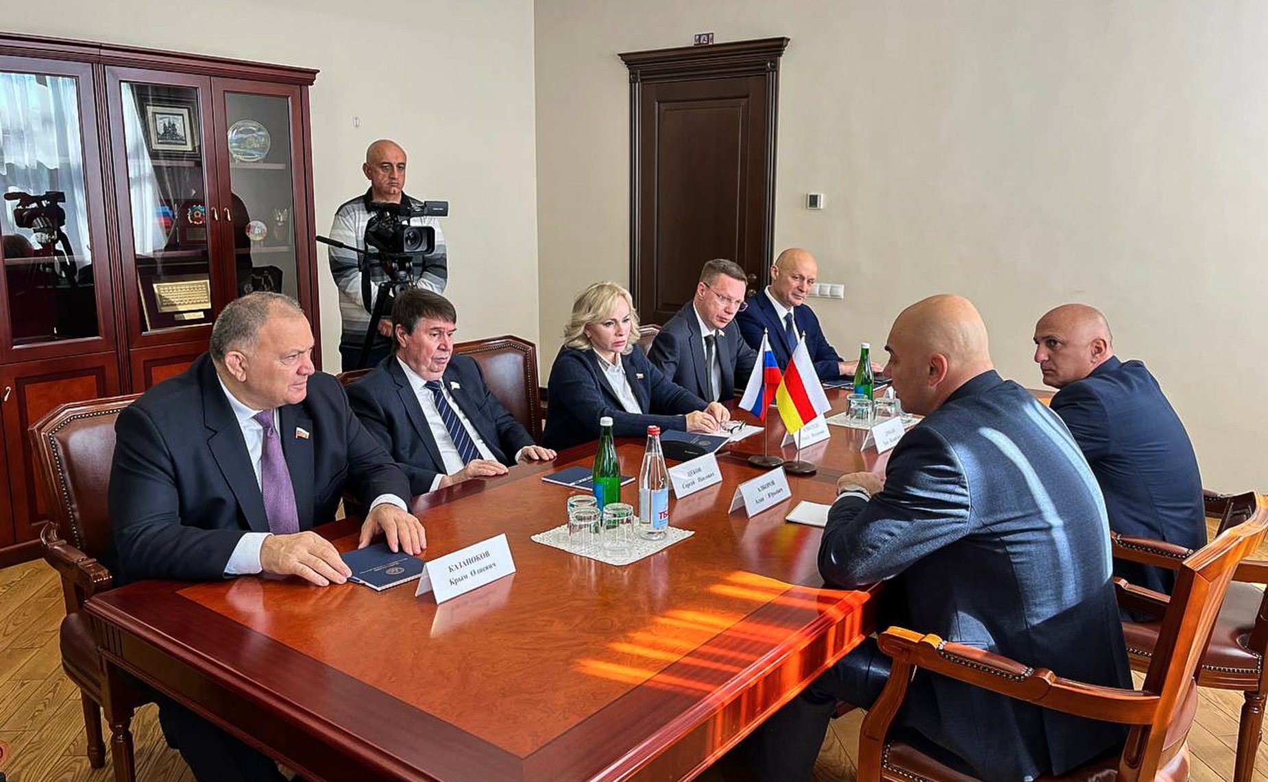 Встреча делегации СФ с Председателем Парламента Республики Южная Осетия Аланом Алборовым