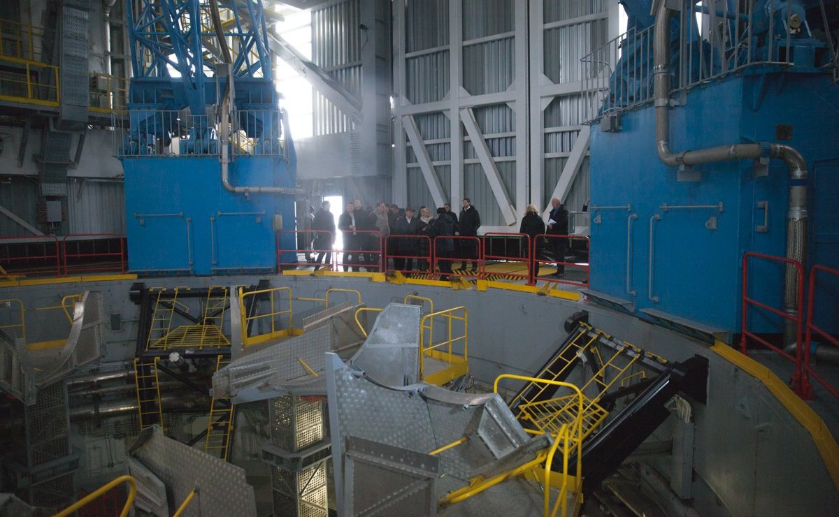 Делегация Совета Федерации во главе с председателем Комитета СФ по экономической политике Андреем Кутеповым, которая находится в Амурской области, посетила космодром Восточный