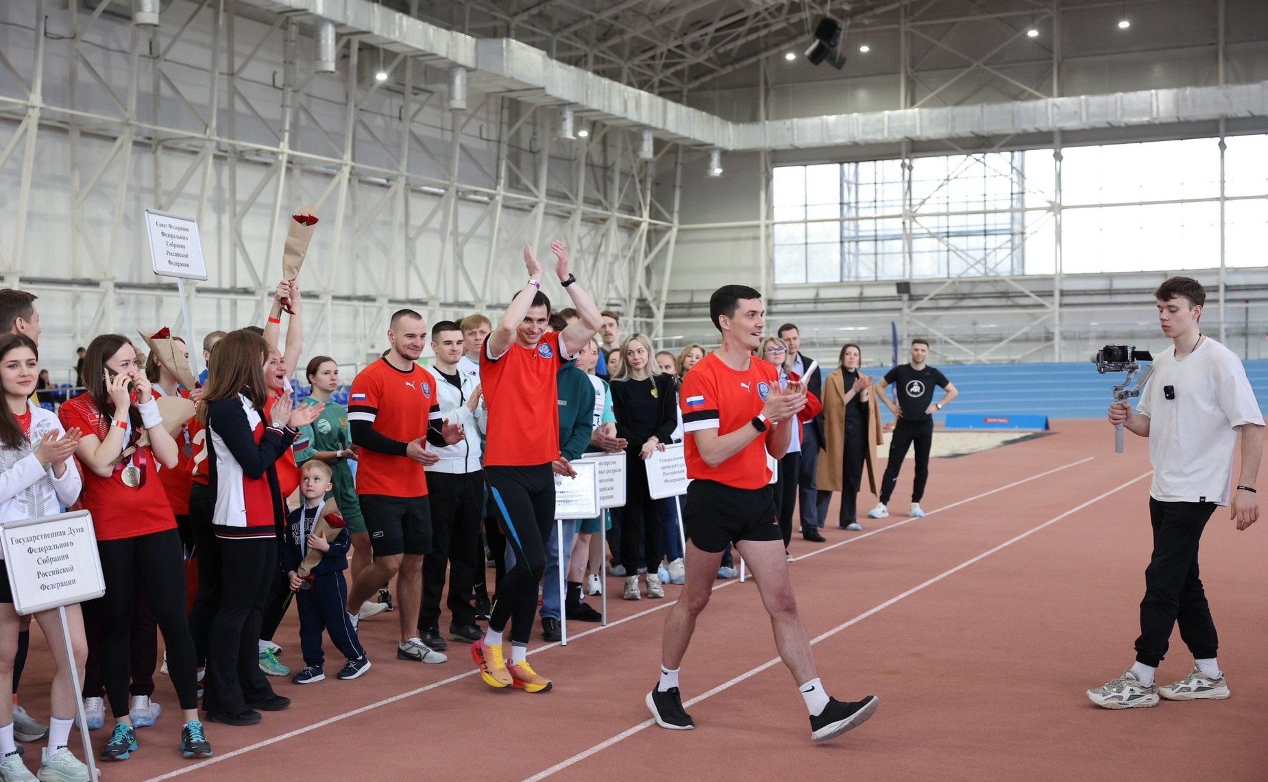 Роман Маслов вместе с командой Совета Федерации принял участие в XVIII Спартакиаде по лёгкой атлетике
