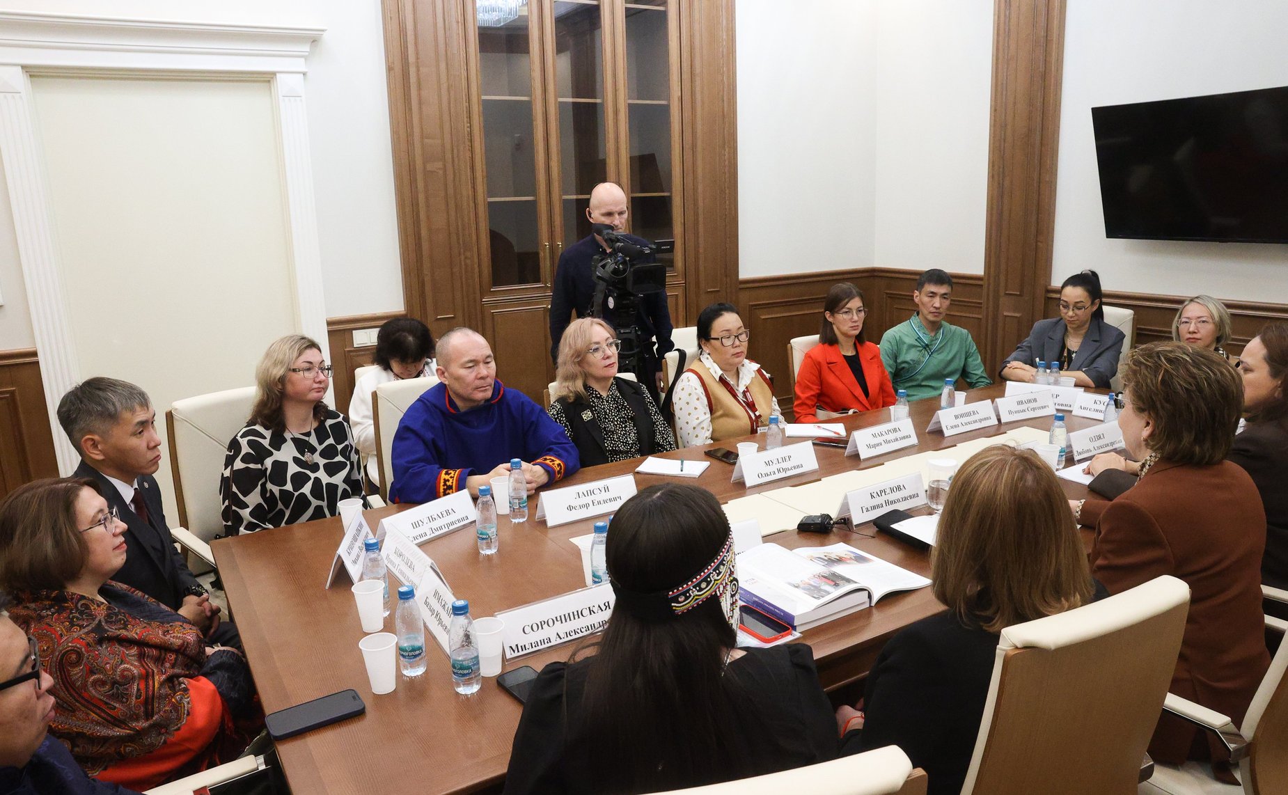 Встреча сенаторов РФ с участниками второго потока образовательной программы «Актуальные проблемы и эффективные практики устойчивого развития коренных малочисленных народов Севера, Сибири и Дальнего Востока»