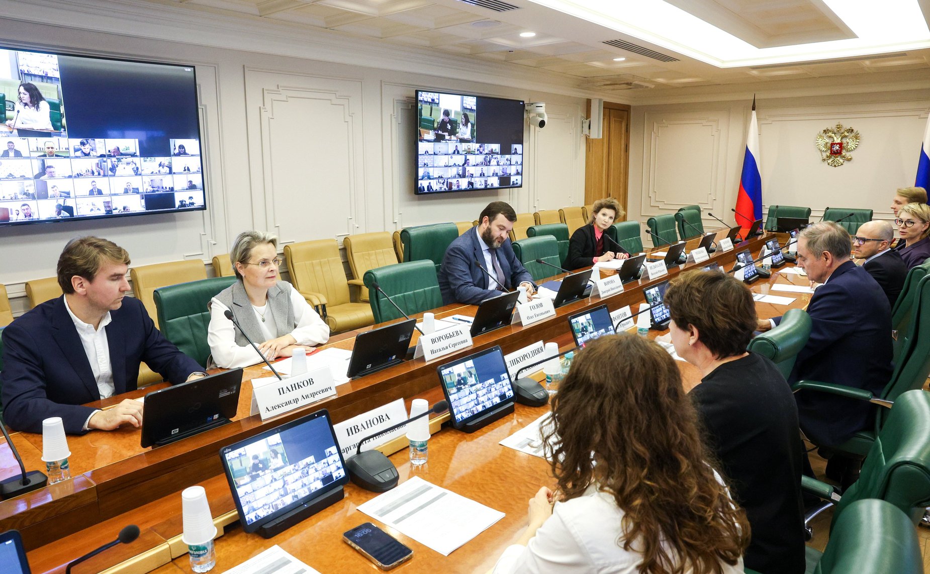 Круглый стол Комитета СФ по экономической политике «О правоприменительной практике в части недискриминационного доступа операторов связи к инфраструктуре многоквартирных домов в целях обеспечения граждан услугами связи»