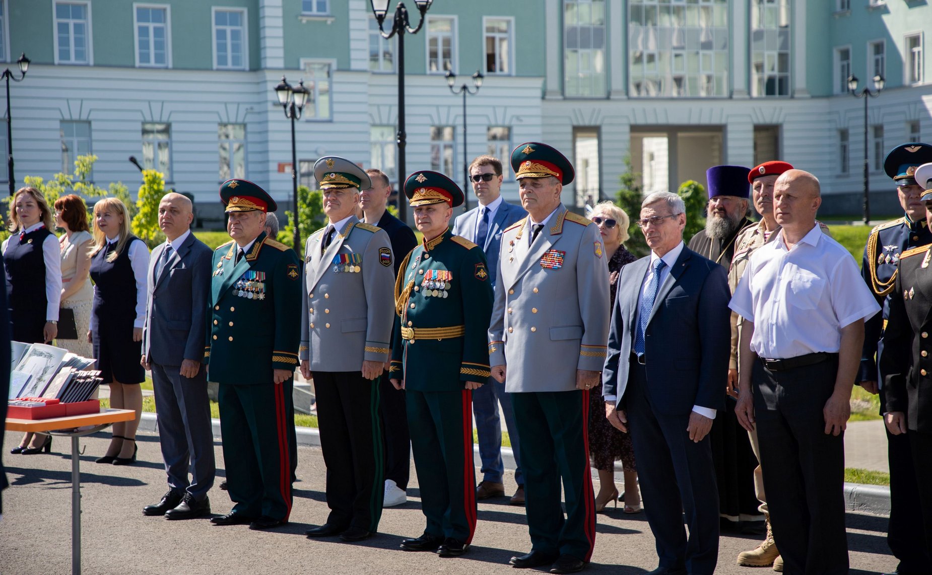 Александр Ракитин во время рабочей поездки в регион принял участие в торжественных мероприятиях, посвященных первому выпуску кадет в Петрозаводском Президентском кадетском училище