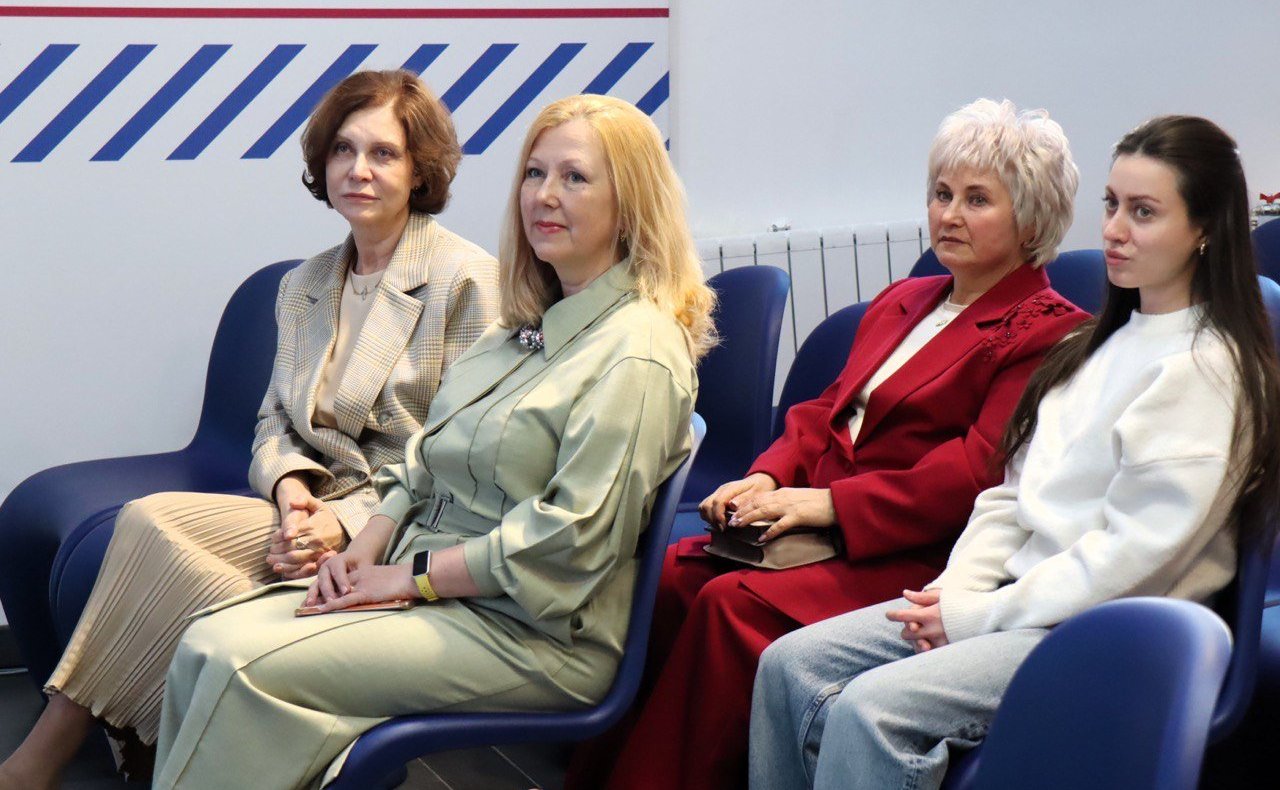 Олег Цепкин вручил заслуженные награды южноуральцам