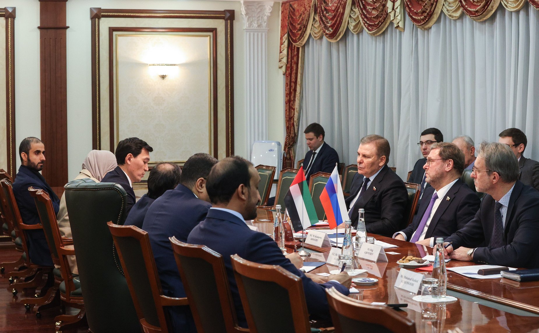 Константин Косачев провел встречу с председателем Комитета по обороне, внутренней и внешней политике Федерального национального совета Объединенных Арабских Эмиратов