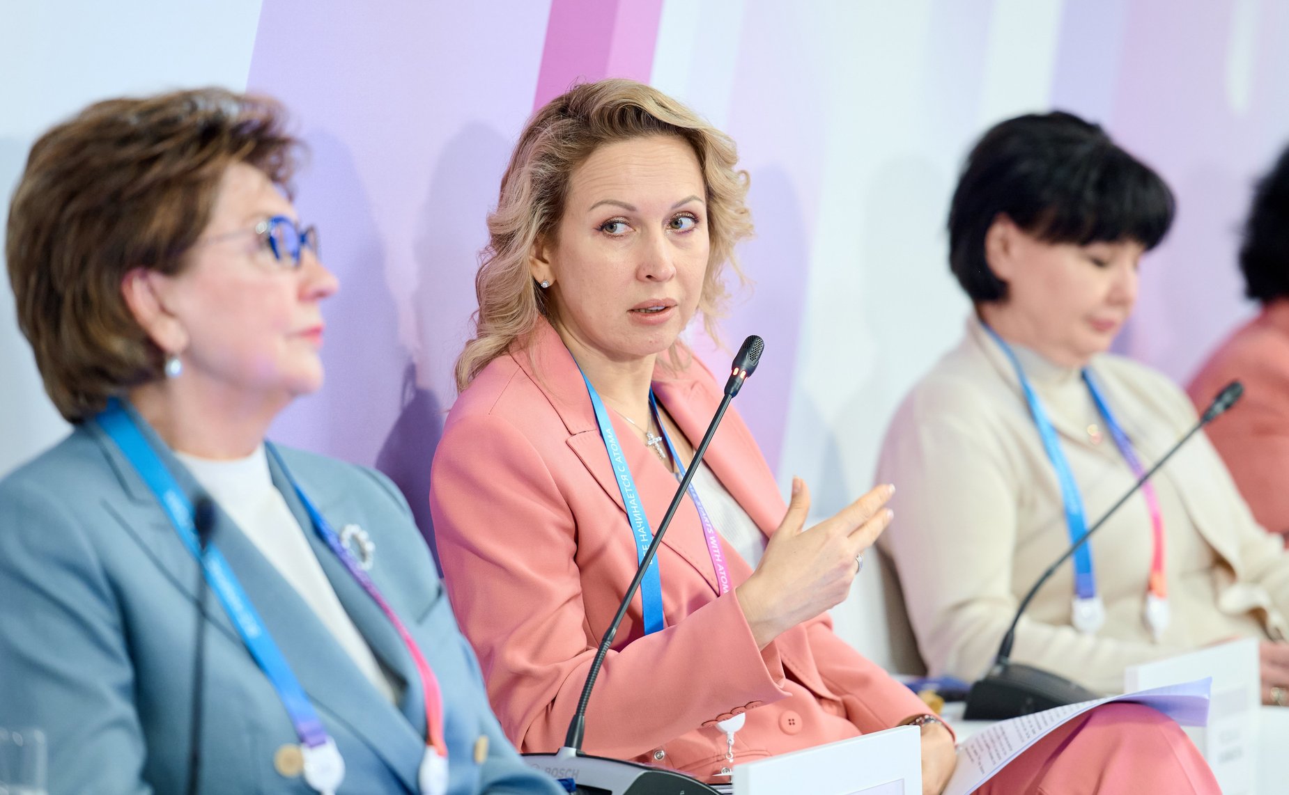 Галина Карелова выступила на сессии «Женщины в мире высоких технологий», которая прошла в рамках международного форума «Мировая атомная недели»