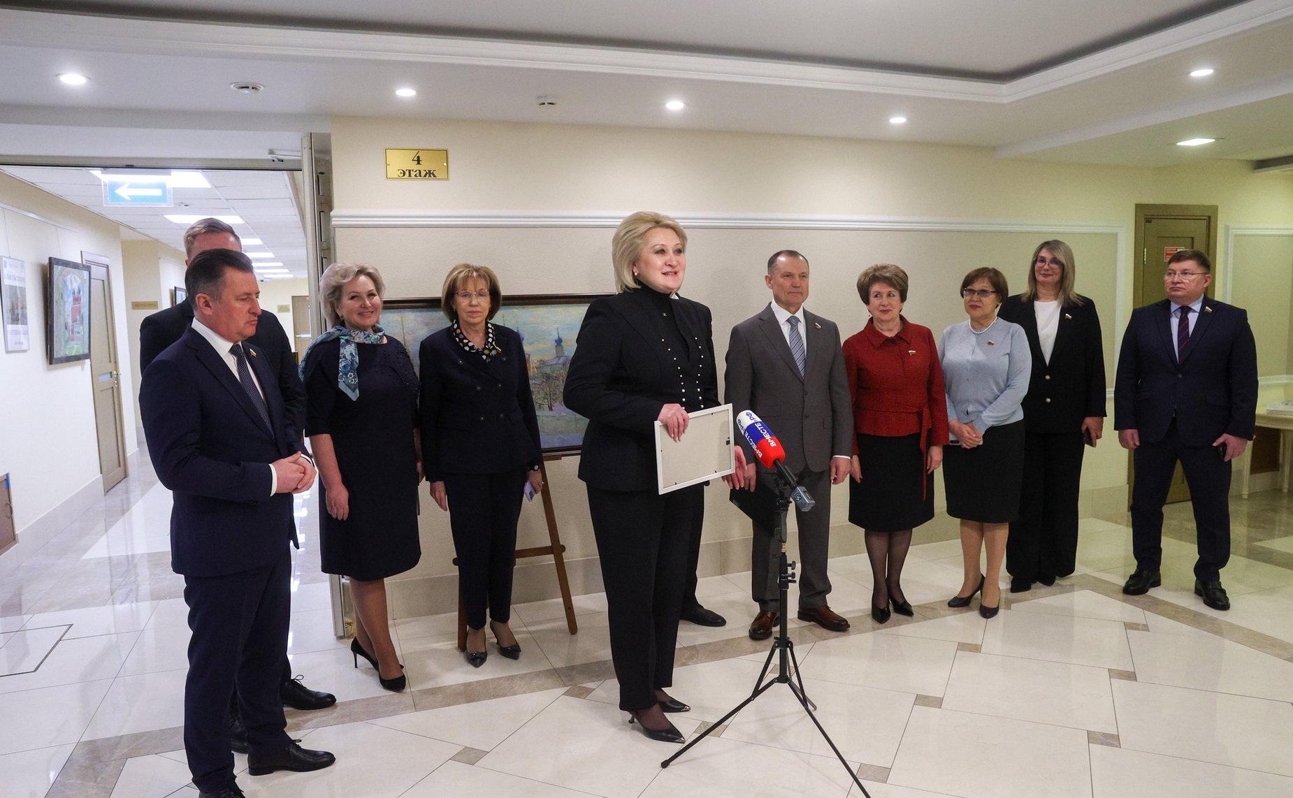 Торжественное открытие в Совете Федерации персональной выставки художника-живописца И. Лысенкова «Матушка Рязань»