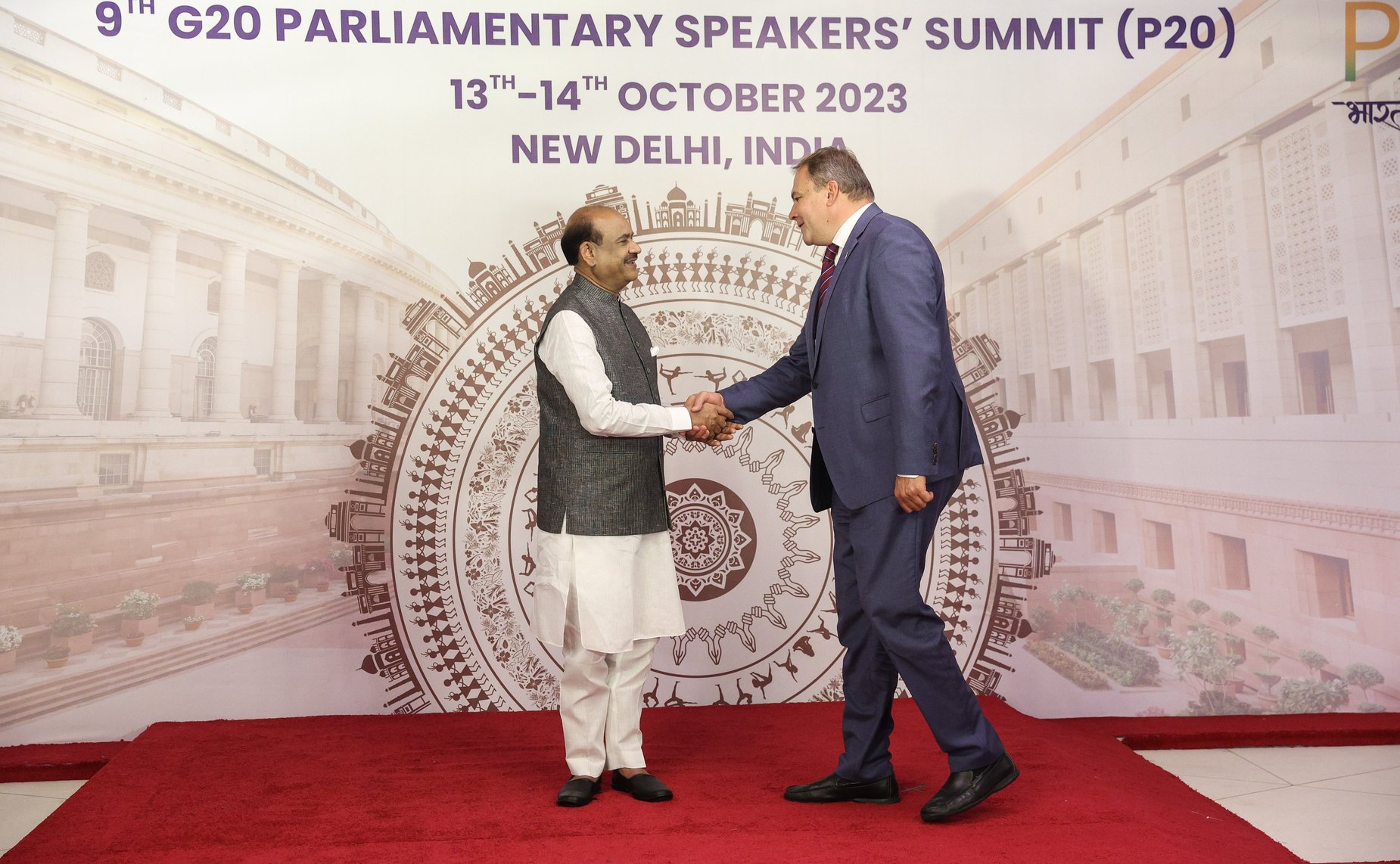 Церемония приветствия глав и членов делегаций Спикером Народной палаты Парламента Республики Индии Омом Бирлой