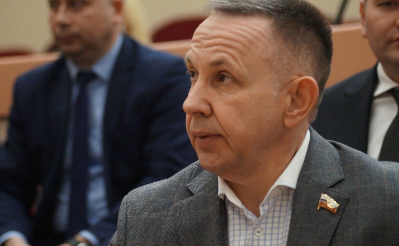 Олег Алексеев принял участие в работе сессии регионального парламента