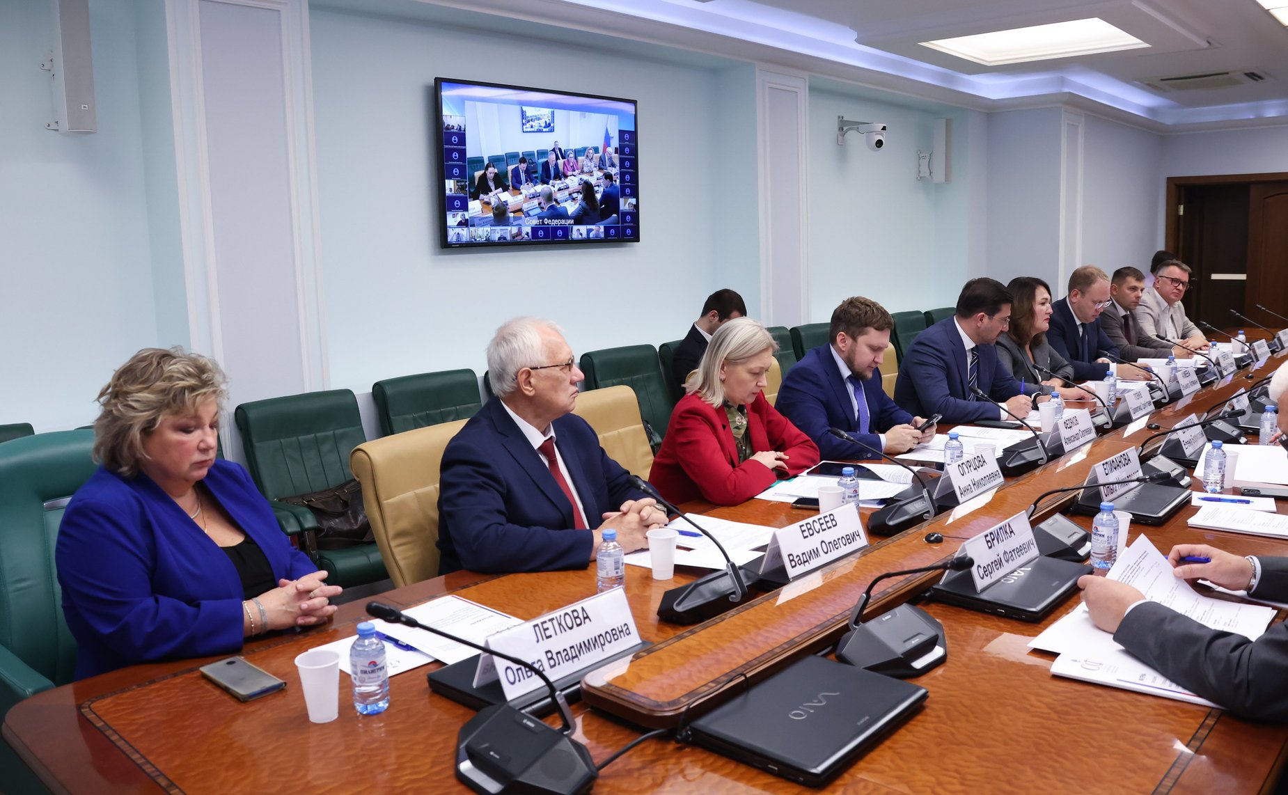 Совещание Комитета СФ по федеративному устройству, региональной политике, МСУ и делам Севера «О сокращении числа пустующих жилых помещений, освобождающихся в связи с переселением граждан из районов Крайнего Севера и приравненных к ним местностей»