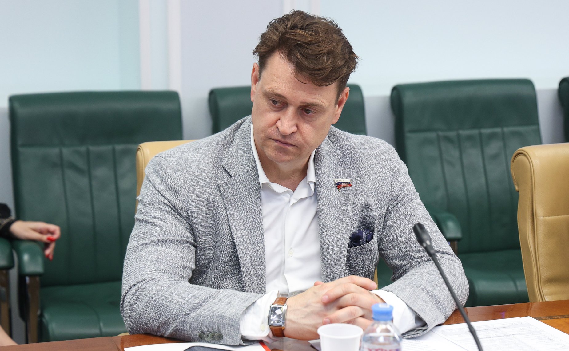 Олег Голов