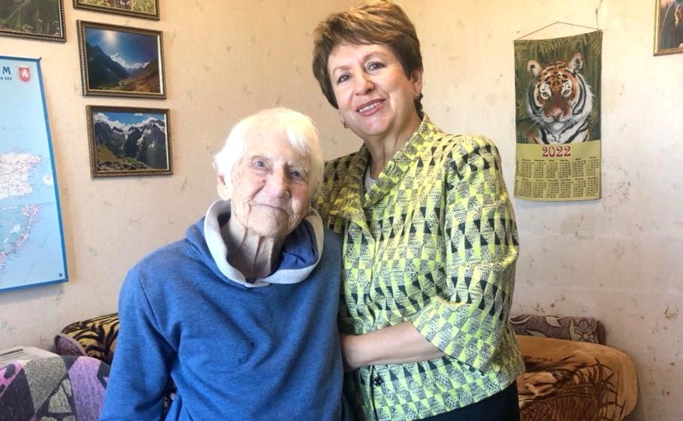 Екатерина Алтабаева побывала в гостях у Елизаветы Ивановны Рожковой и поздравила её со 104-м Днём Рождения