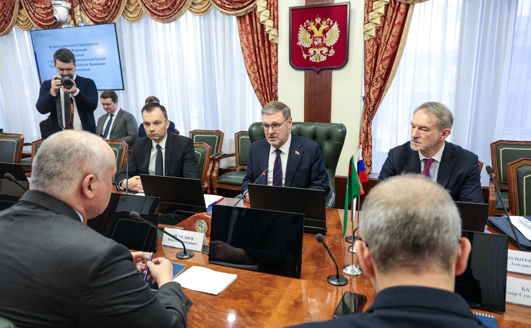 Встреча заместителя Председателя Совета Федерации Константина Косачева с Чрезвычайным и Полномочным Послом Туркменистана в Российской Федерации Эсеном Айдогдыевым