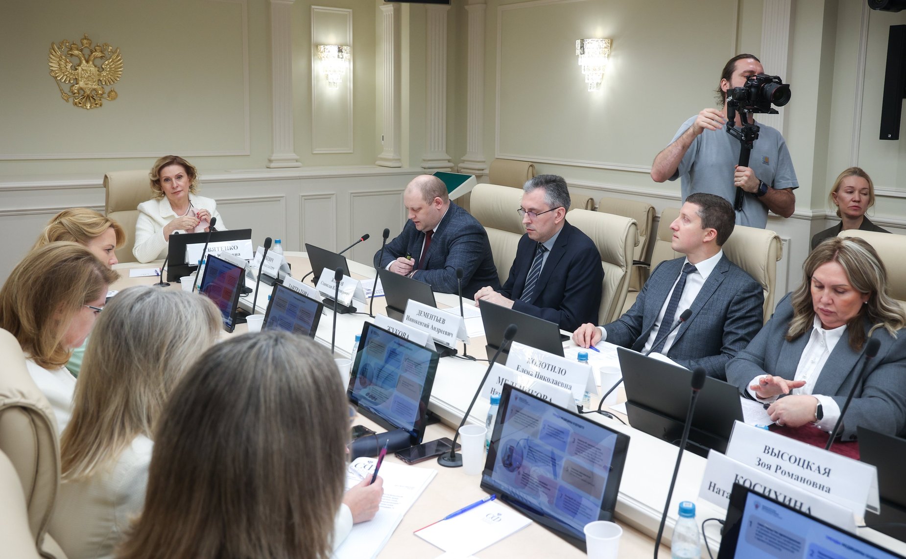 Круглый стол Комитета СФ по социальной политике «Актуальные вопросы совершенствования мер поддержки молодых специалистов, работающих в сфере здравоохранения (в рамках проекта «Всероссийская научная школа «Медицина молодая»)»