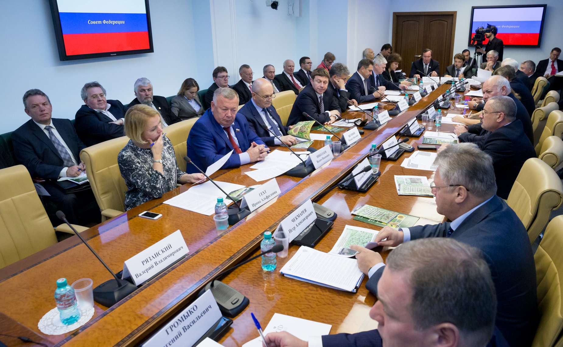 «Круглый стол», посвященный развитию отечественной базы кормопроизводства за счет внедрения новых масличных и кормовых культур