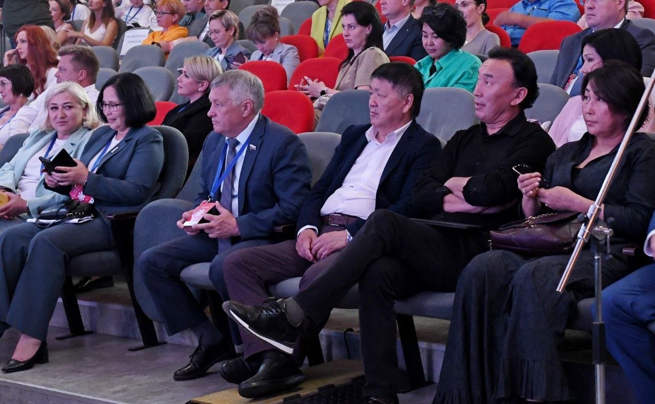 Сергей Михайлов принял участие в работе Дальневосточного творческого форума в Чите