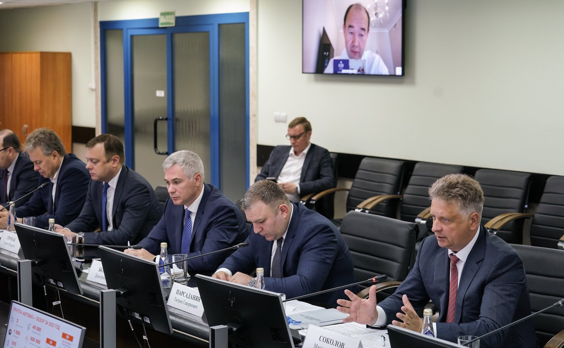 В Самарской области состоялись парламентские слушания «О мерах по созданию производства высоколокализованной конкурентоспособной продукции автомобильной отрасли» (фото Газета «Волжская коммуна»)
