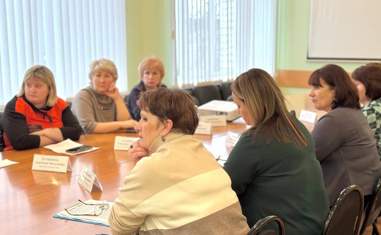 Евгений Богомазов обсудил актуальные вопросы развития образования в Вологодской области