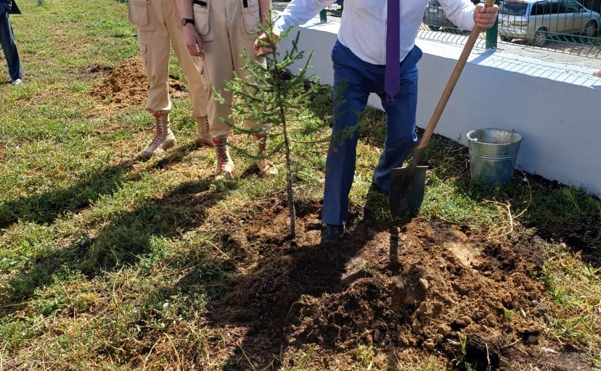 Сергей Михайлов поздравил с Днем знаний педагогов и учеников школы №63 поселка Чернышевск