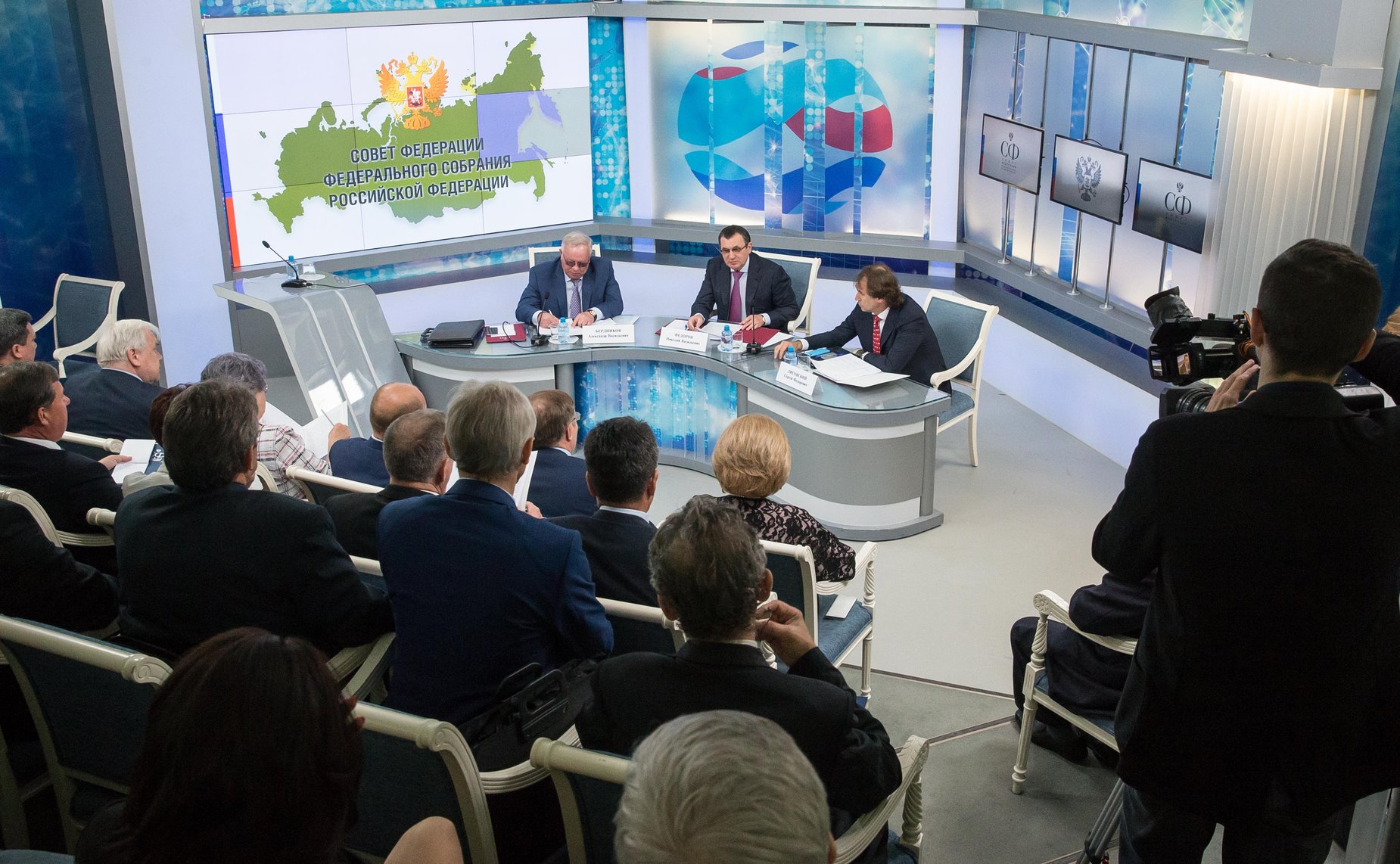 «Круглый стол» на тему «Телецкое озеро – уникальный природный символ России»