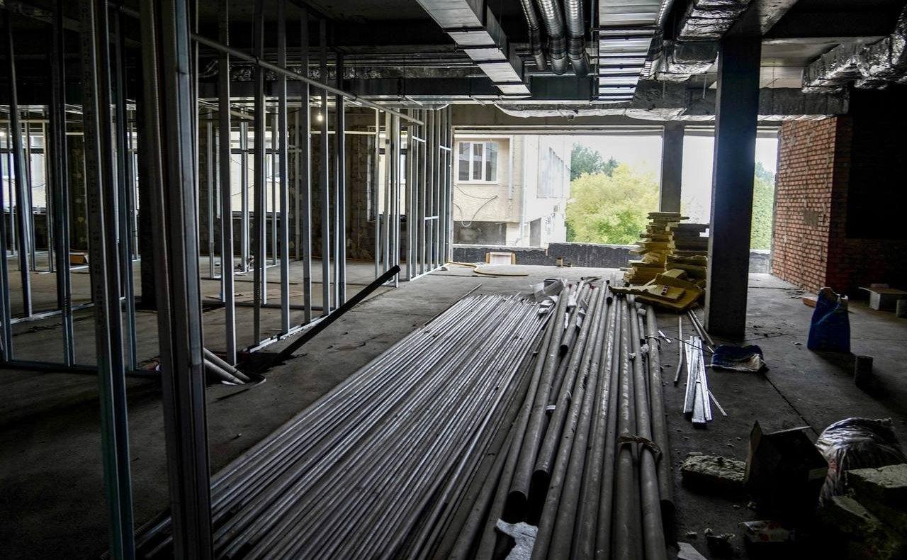 Анатолий Артамонов проинспектировал ход строительных работ на объектах социальной инфраструктуры в Кисловодске