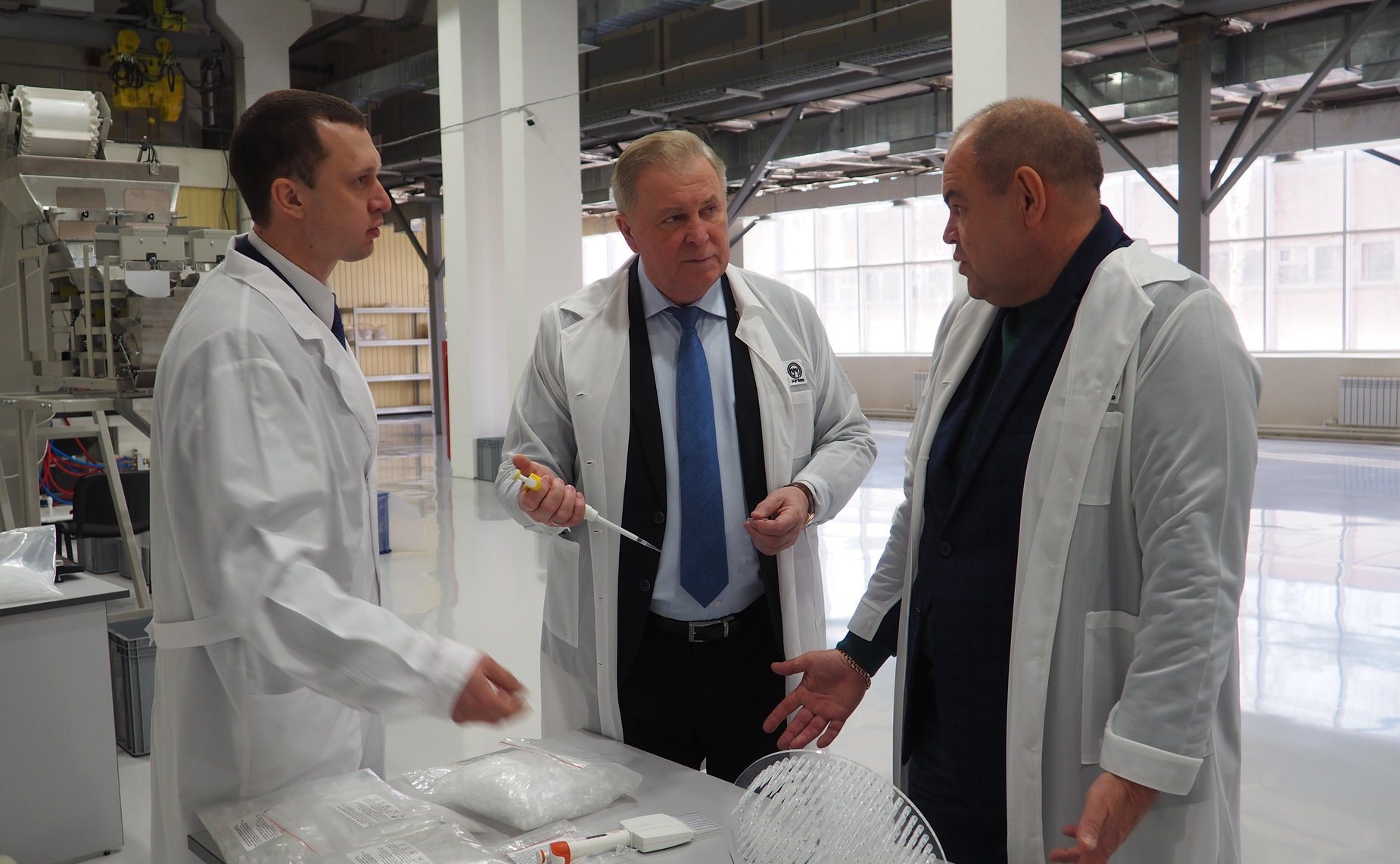 Вячеслав Наговицын в ходе региональной поездки обсудил с председателем Союза промышленников и предпринимателей Бурятии Владимиром Лучниковым вопросы импортозамещения