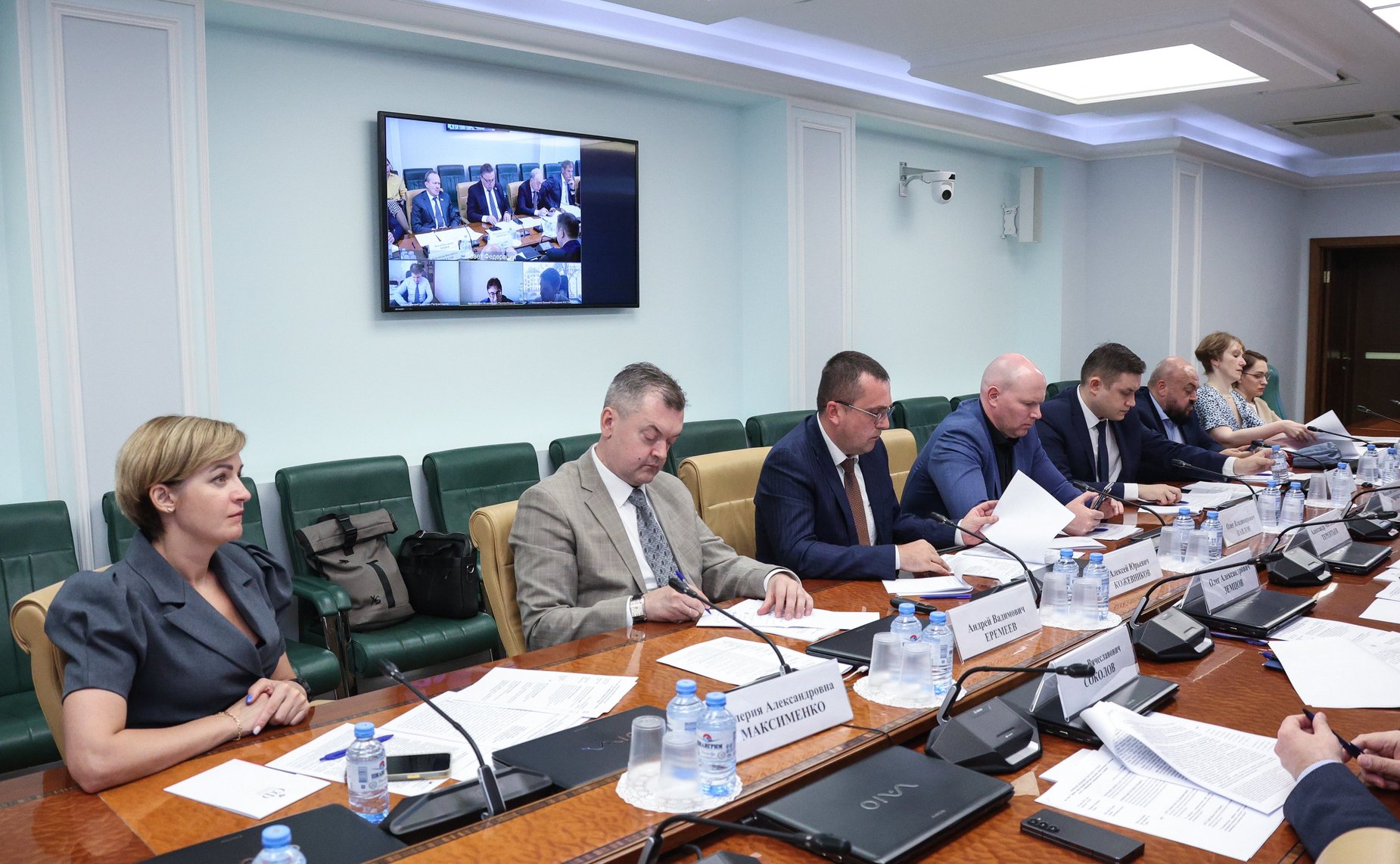 Круглый стол Комитета СФ по Регламенту и организации парламентской деятельности совместно с Комитетом СФ по экономической политике на тему «Защита прав потребителей при оказании транспортных и смежных услуг в современных экономических условиях»