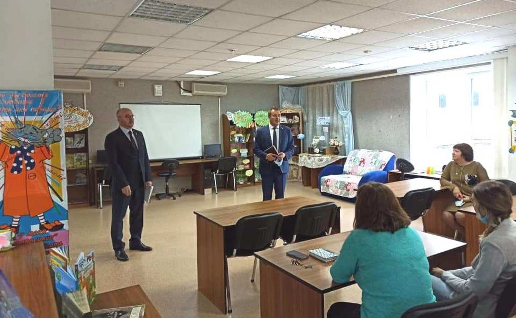 Олег Цепкин вместе с председателем Собрания депутатов Трёхгорного городского округа Сергеем Букриным посетил ряд учреждений социальной сферы