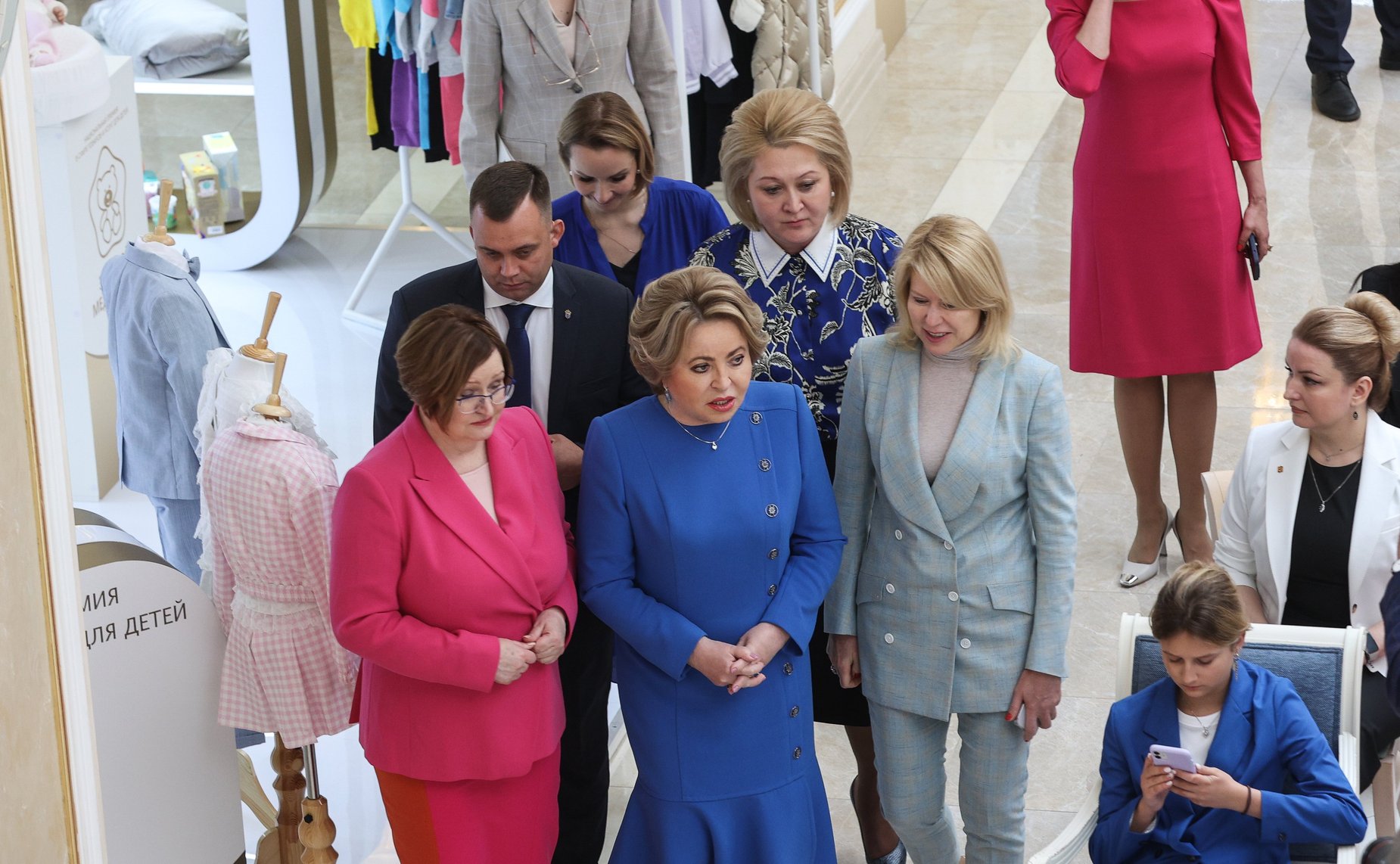 Валентина Матвиенко провела торжественную церемонию награждения лауреатов Национальной премии в сфере товаров и услуг для детей «Золотой медвежонок»