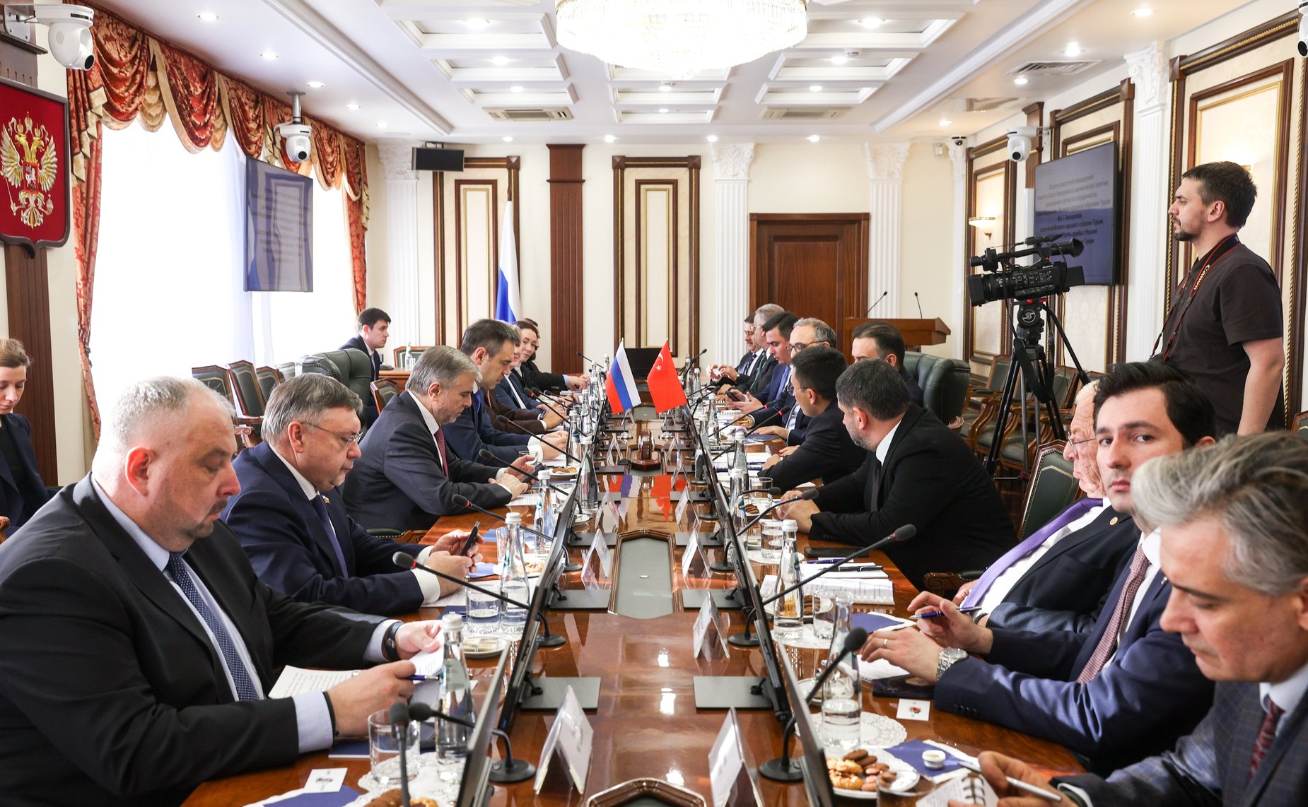 Встреча руководителя группы по сотрудничеству Совета Федерации с Великим национальным собранием Турции Мурата Хапсирокова с председателем Группы дружбы с Россией Великого национального собрания Турции