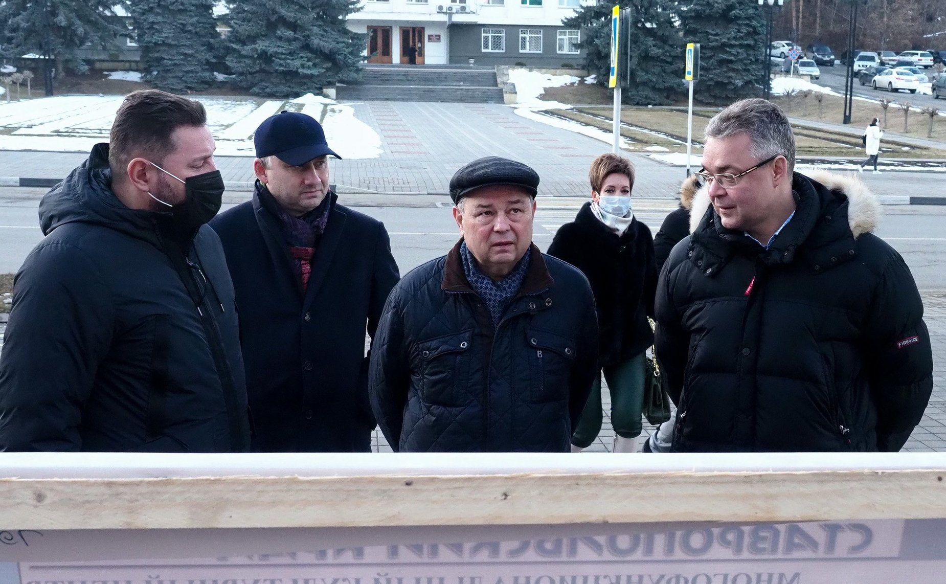 Анатолий Артамонов в рамках рабочей поездки посетил объекты социальной сферы Кисловодска и оценил ход работ по благоустройству города-курорта