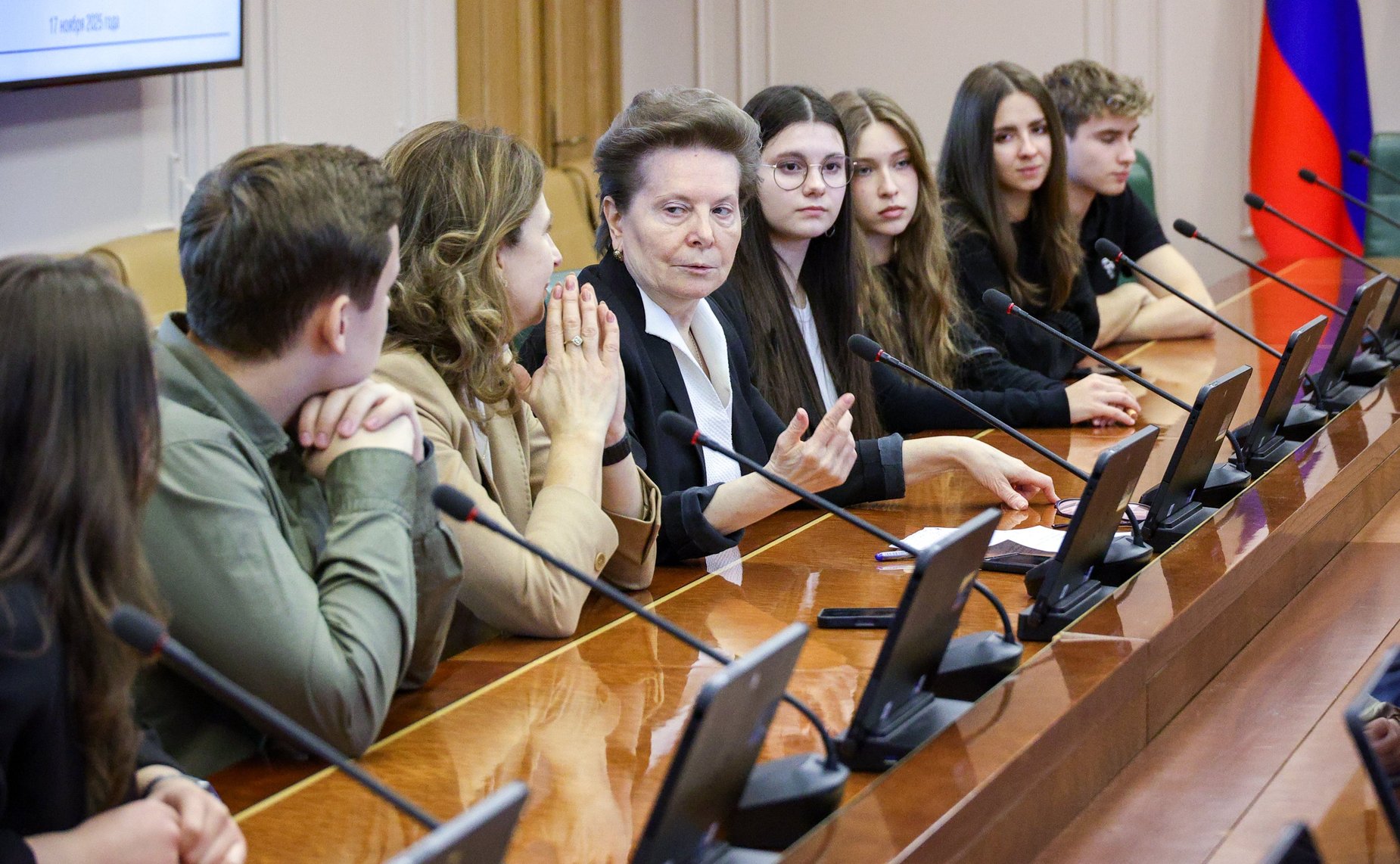 Наталья Комарова провела встречу с учащимися 10–11 класса