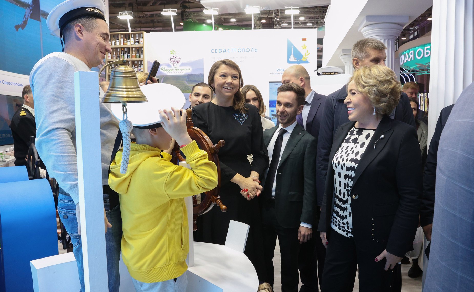 Валентина Матвиенко приняла участие в марафоне Российского общества «Знание», который проходит на Международной выставке-форуме «Россия» на ВДНХ