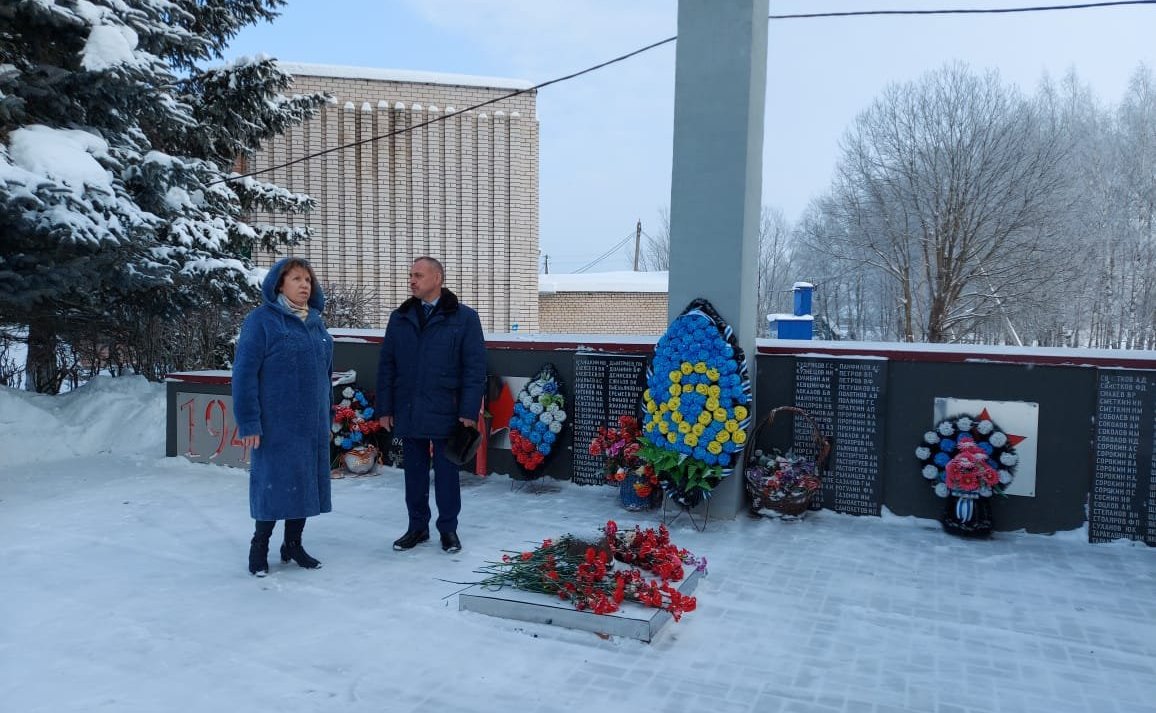 Людмила Скаковская в ходе работы в регионе посетила поселок городского типа Кесова Гора