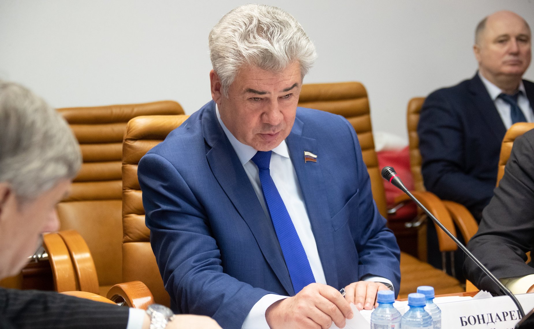 Виктор Бондарев