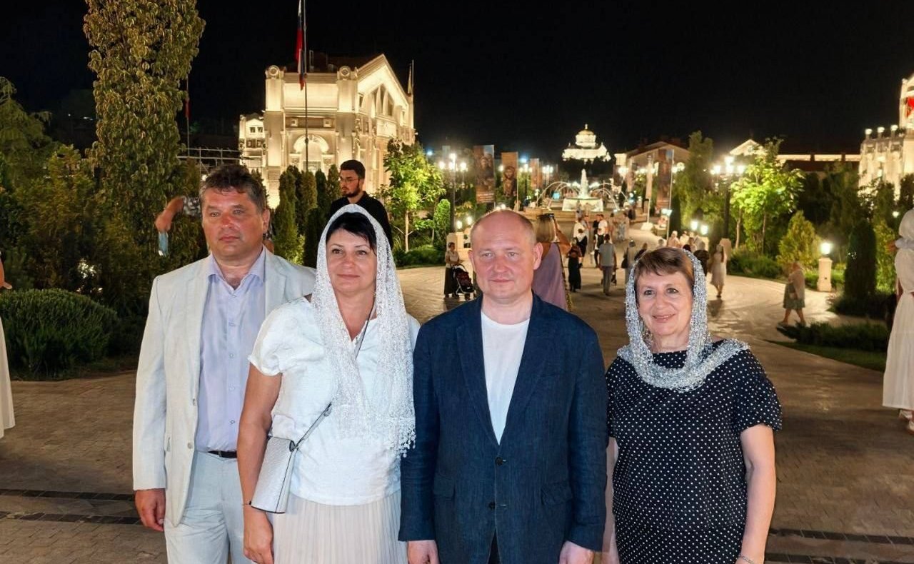 Екатерина Алтабаева вместе с Губернатором Севастополя Михаилом Развожаевым приняла участие в праздничном богослужении, посвященном Крещению Руси князем Владимиром