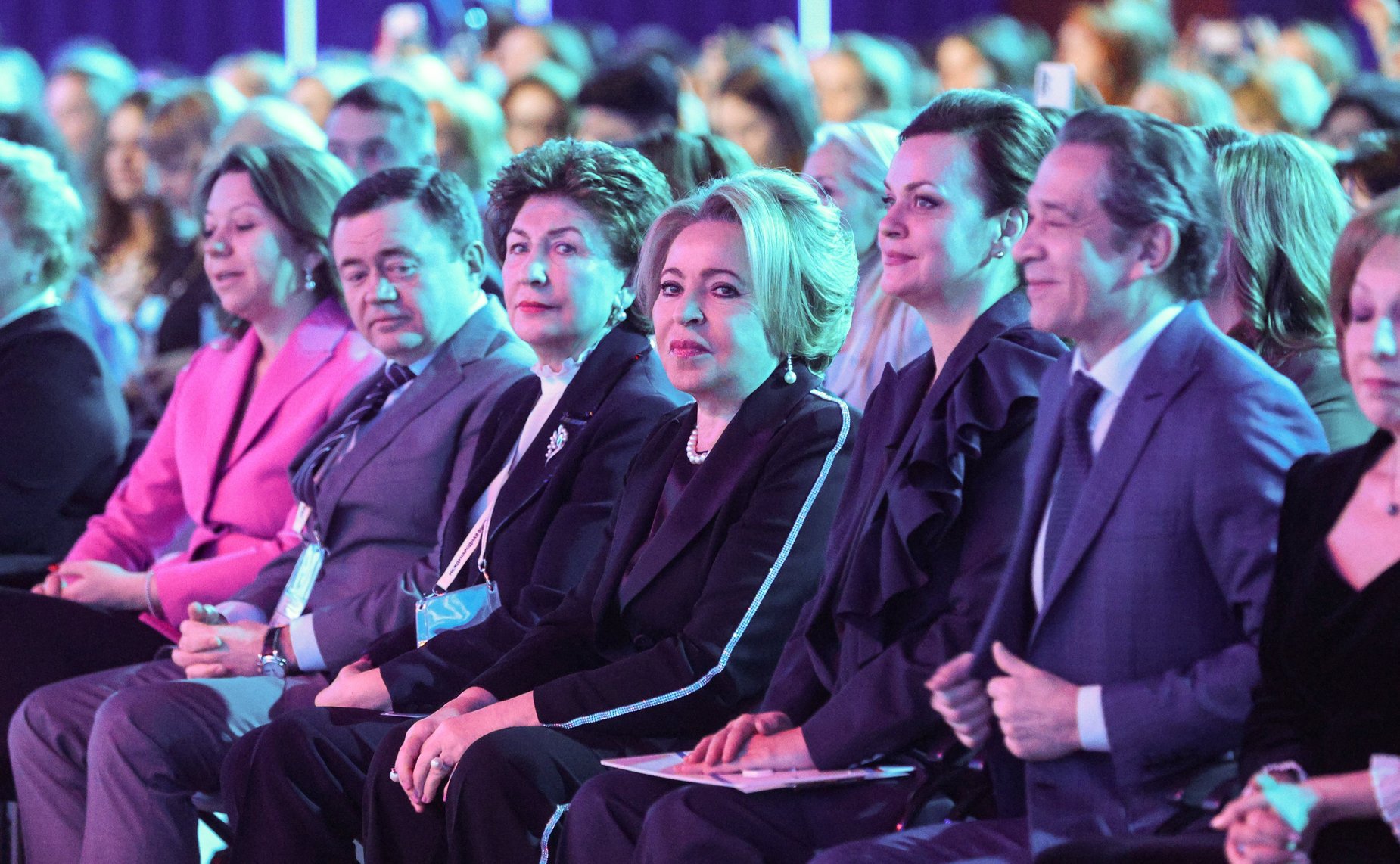 В рамках Всероссийского женского форума «Женщины: сохраняем традиции – развиваем Россию» состоялась Торжественная церемония награждения лауреатов премии «По зову женского сердца»