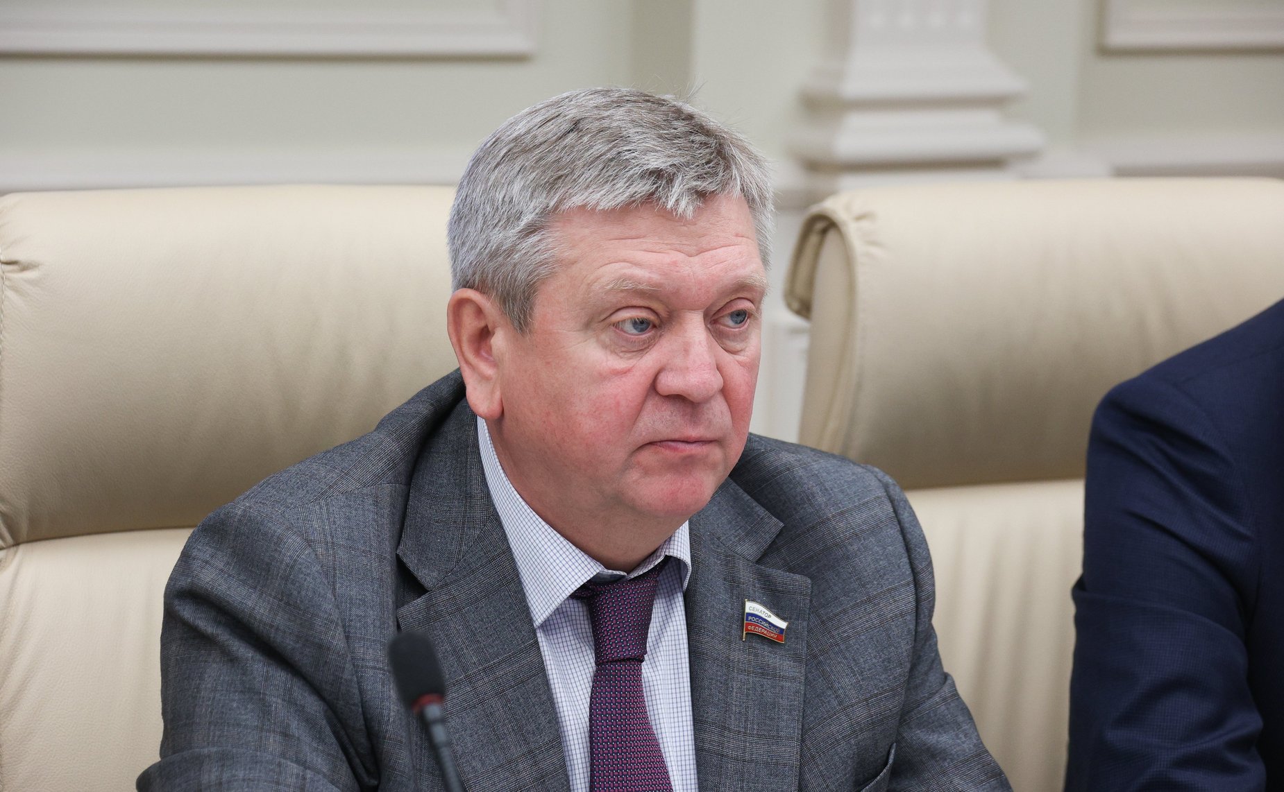 Александр Лутовинов