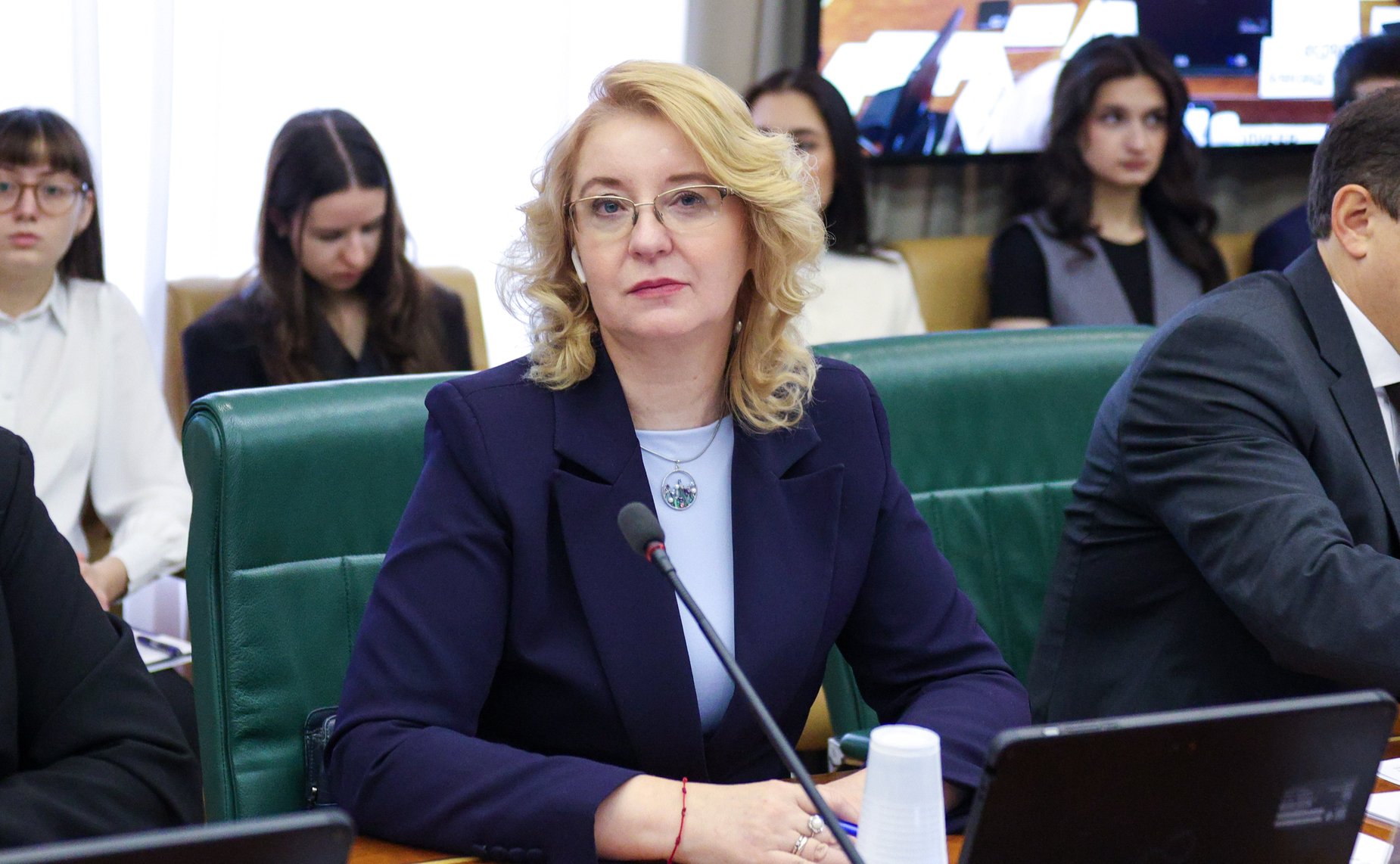 Круглый стол на тему «Совершенствование системы лицензирования деятельности по управлению многоквартирными домами: законодательные новации и практика применения»