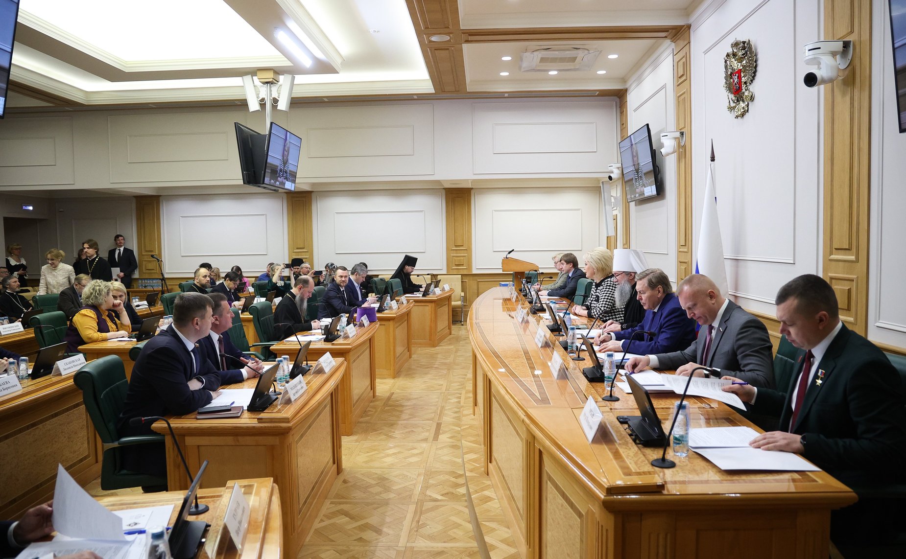 Круглый стол Комитета СФ по науке, образованию и культуре «Воспитание и просвещение как инструменты формирования личности в современном обществе» (в рамках XIV Рождественских парламентских встреч)