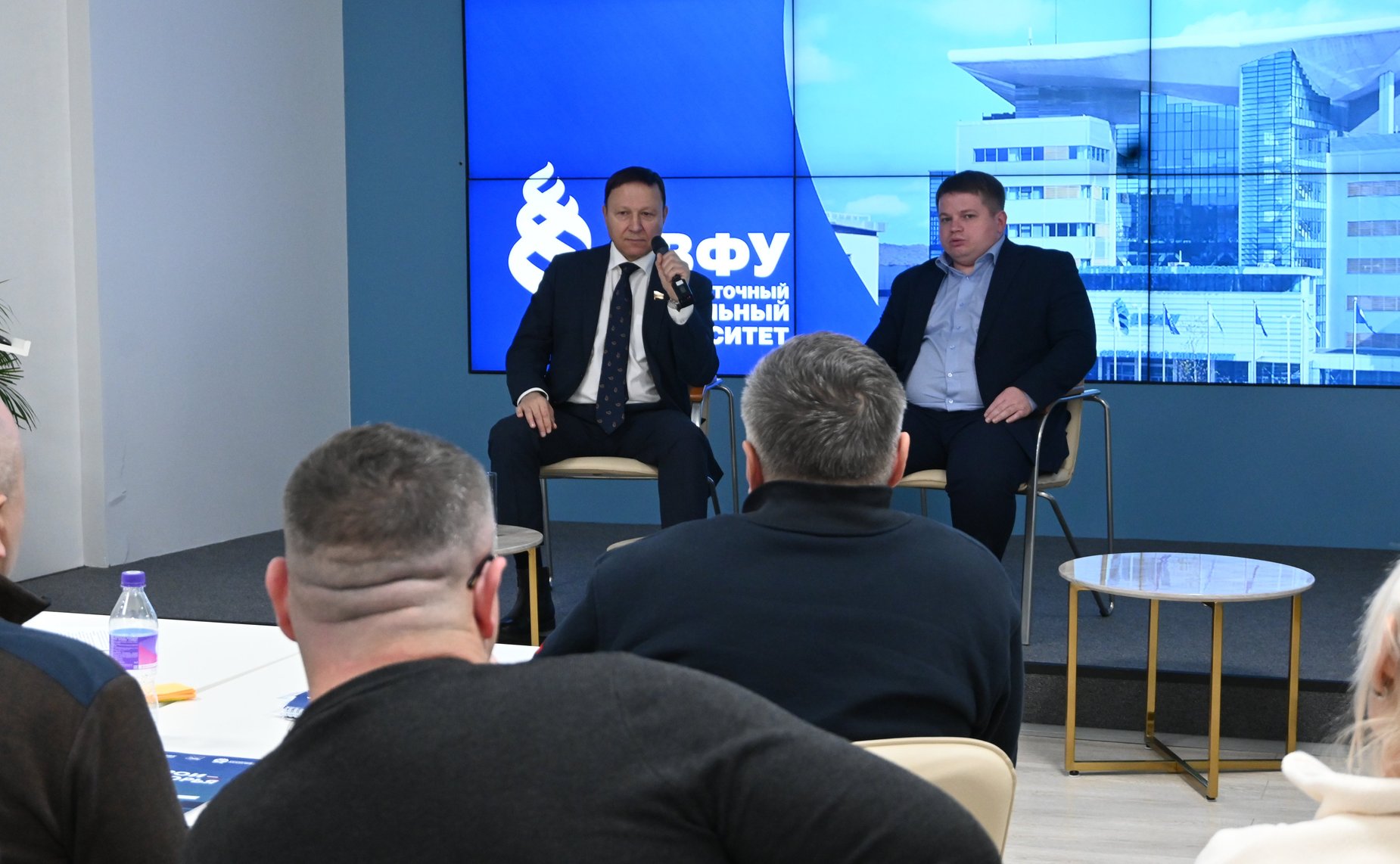 Александр Ролик провел встречу с участниками региональной программы «Герои Приморья»