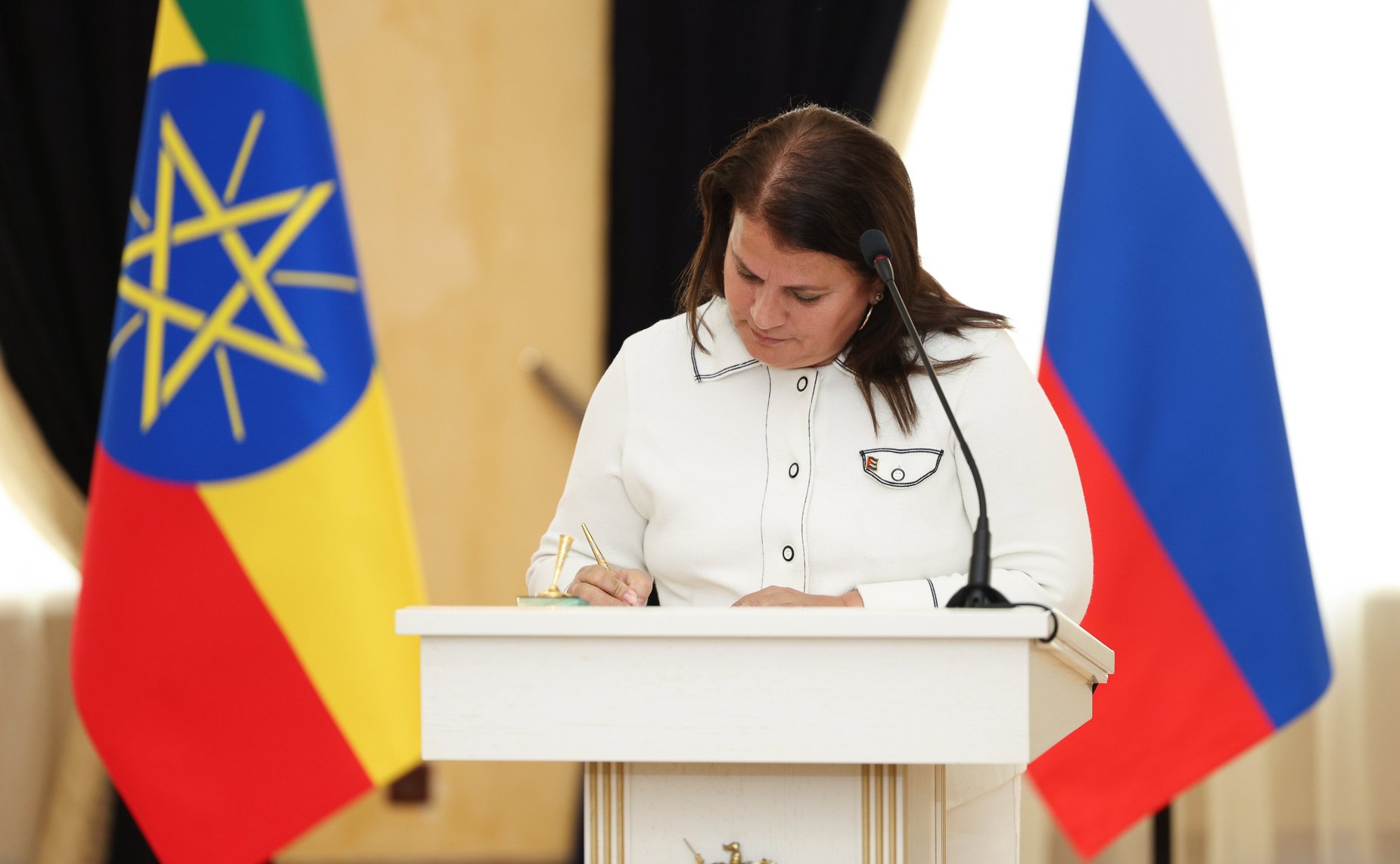 Церемония визирования заявления участников Парламентского движения столиц стран БРИКС