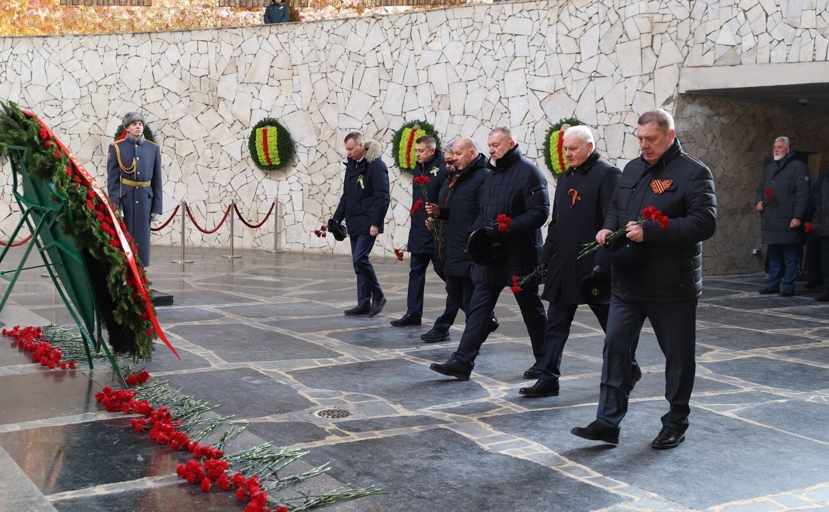 Сенаторы от Волгоградской области приняли участие в региональных мероприятиях, посвященных 83-й годовщине победы в Сталинградской битве