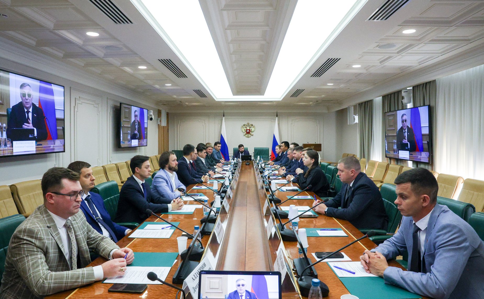 Заседание Палаты молодых законодателей при Совете Федерации