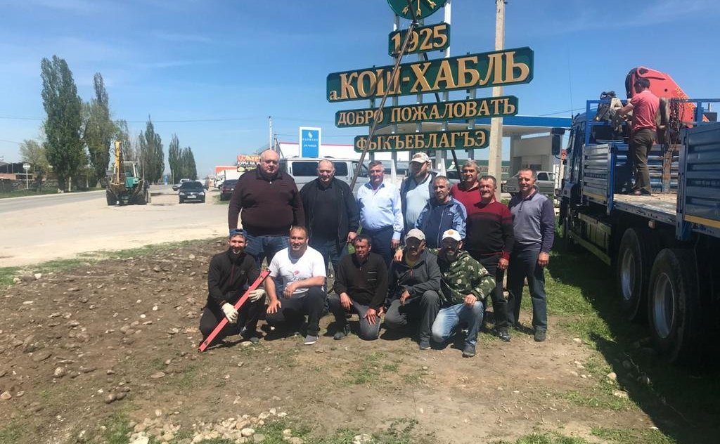 Сергей Аренин в Саратове почтил память погибших в Великой Отечественной войне