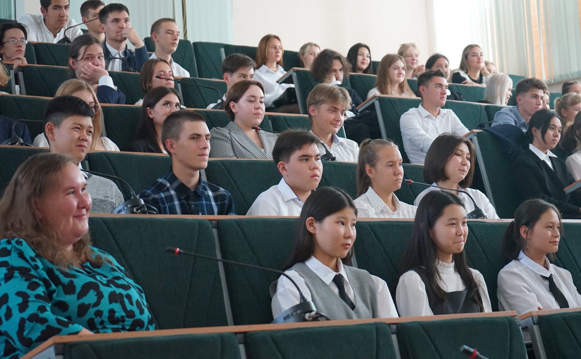 Владимир Полетаев встретился со школьниками Республики Алтай